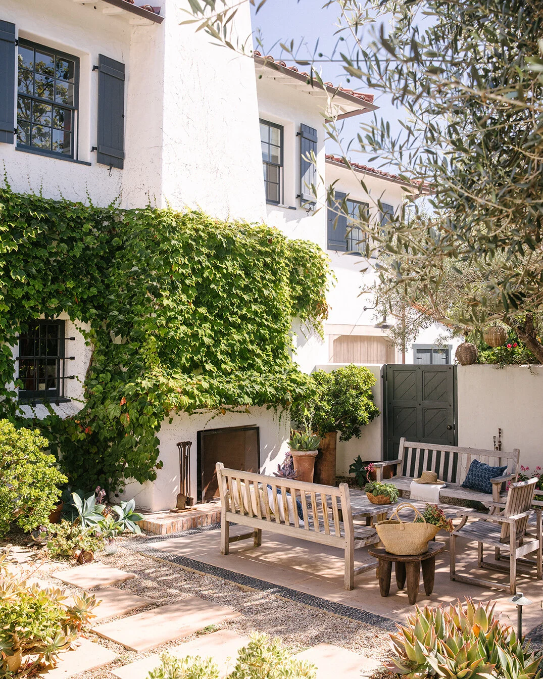 brentwood outdoor living brentwood ca on Brentwood Lawn Less Garden Benner Landscape Design