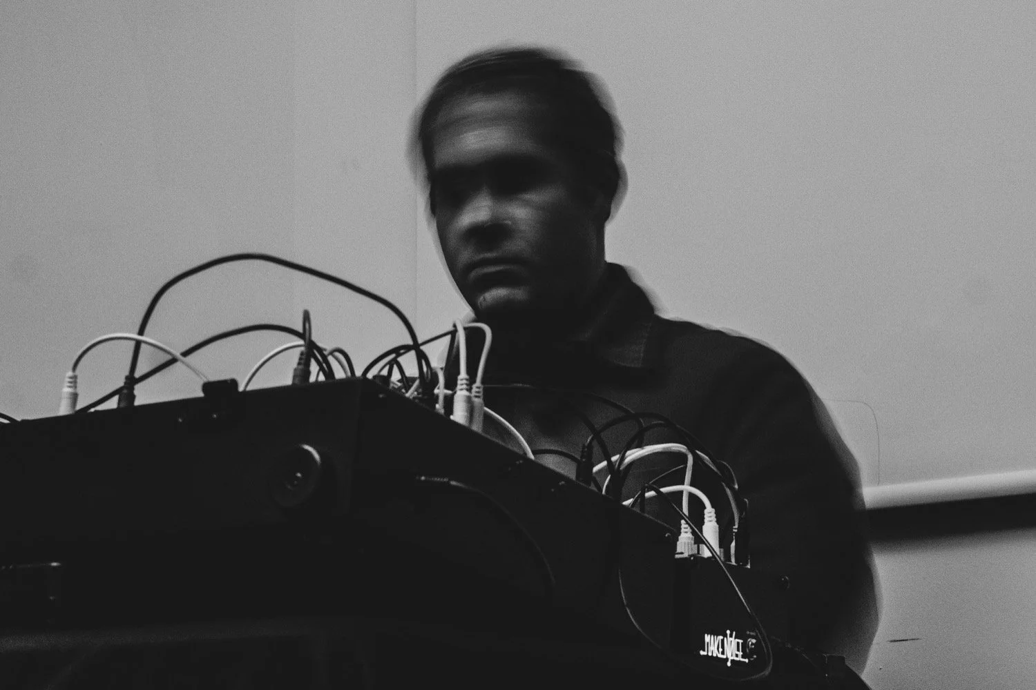 Review: Brett Naucke at Lamplight