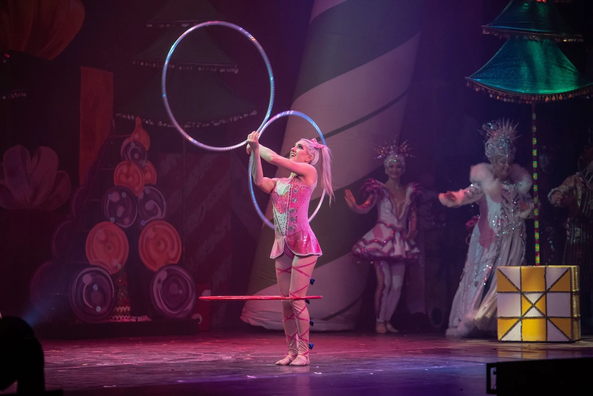 Cirque Dreams Holidaze:
Featured performer in the national holiday touring production, appearing throughout the Midwest as part of the acclaimed cirque spectacular.