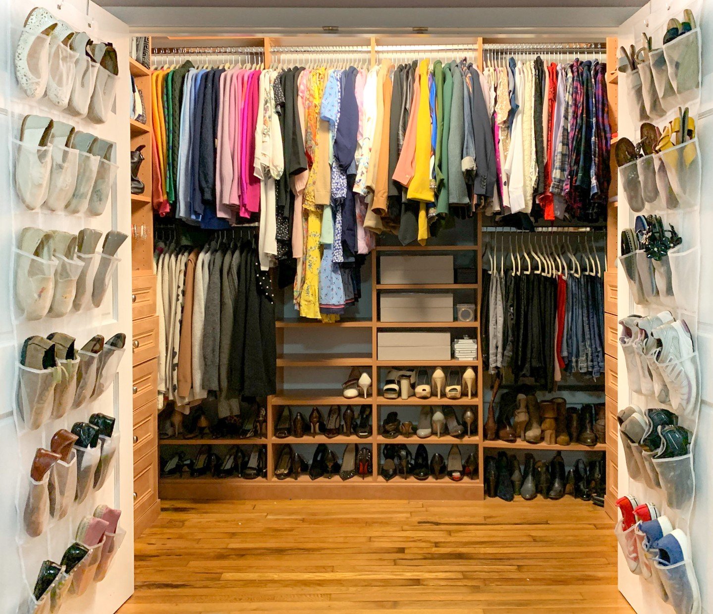 Closet refresh💫The storage space was there! We just needed to sort the categories, purge the unwanted, and assign homes.

How's your closet doing? 👀 We're here when you're ready!