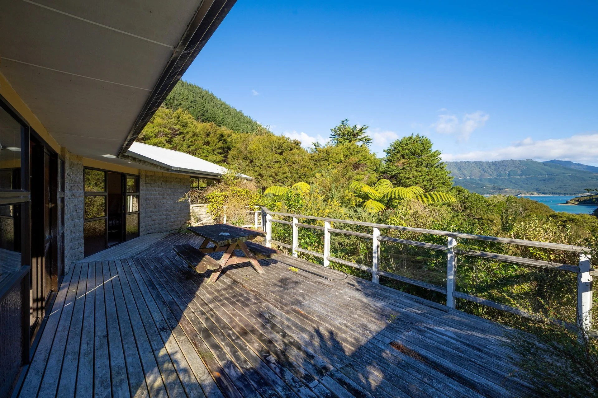 Squally Cove-21_1920px.jpg