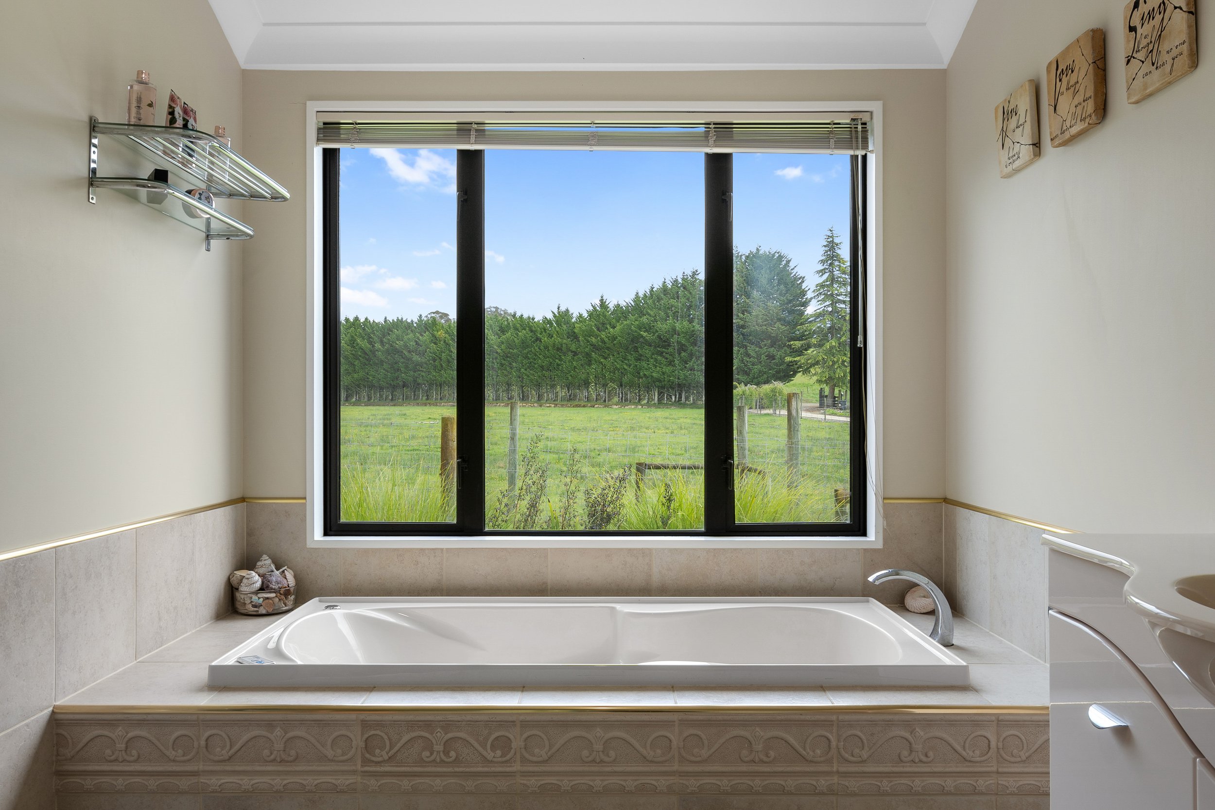 055_Open2view_ID598835-71_Waiwhero_Road.jpg