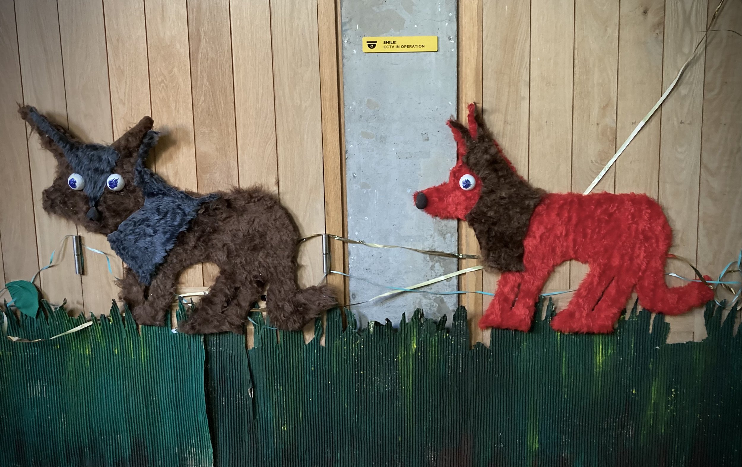 2 Tactile Wolves, felt, cardboard, gilltter, polystyrene