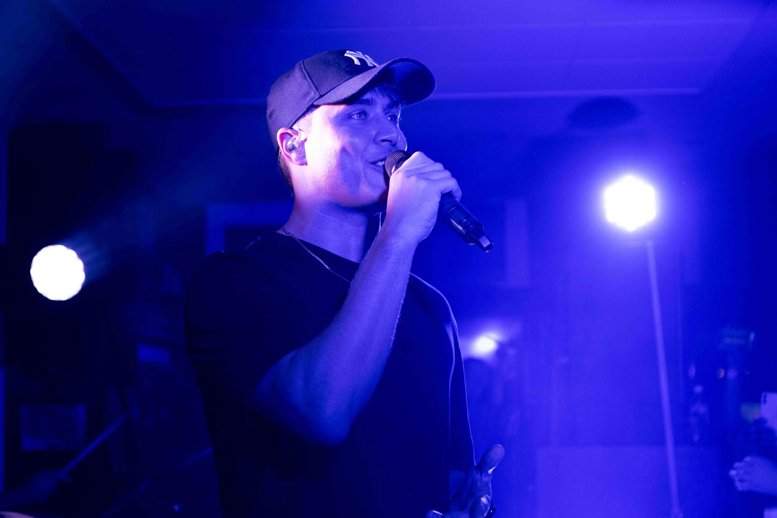Illy - The Long Way Round Tour