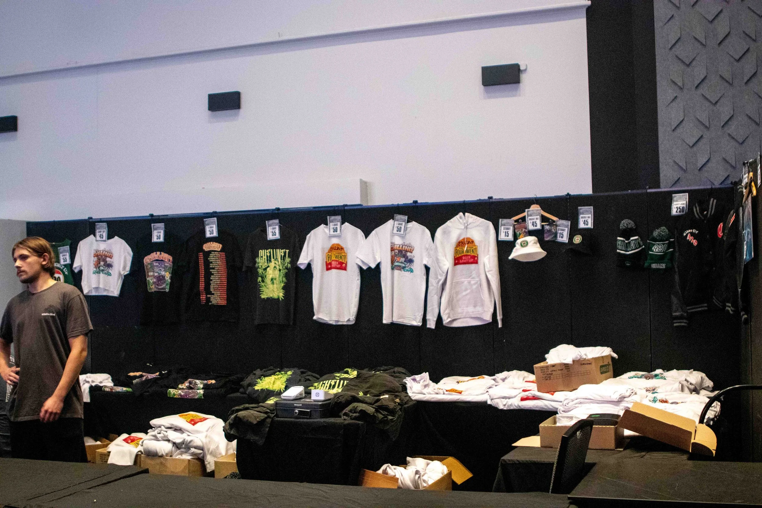 Chillinit - 420 Oz Crawl Regional Tour