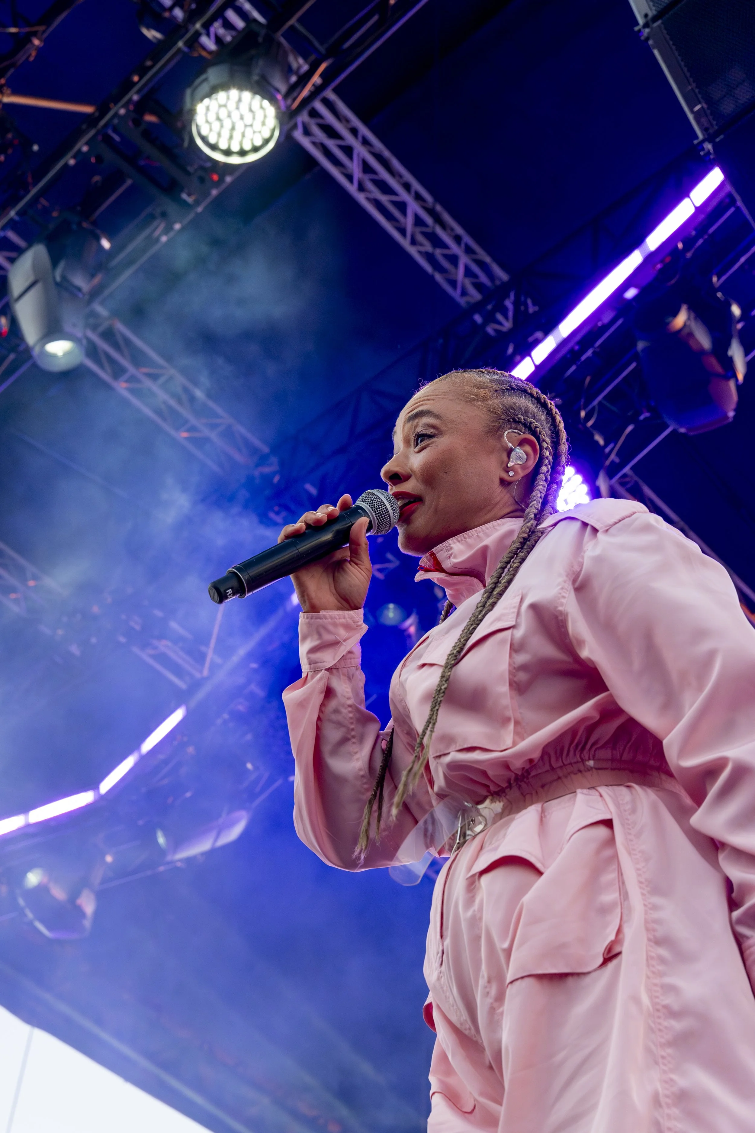 Sneaky Sound System-07.jpg