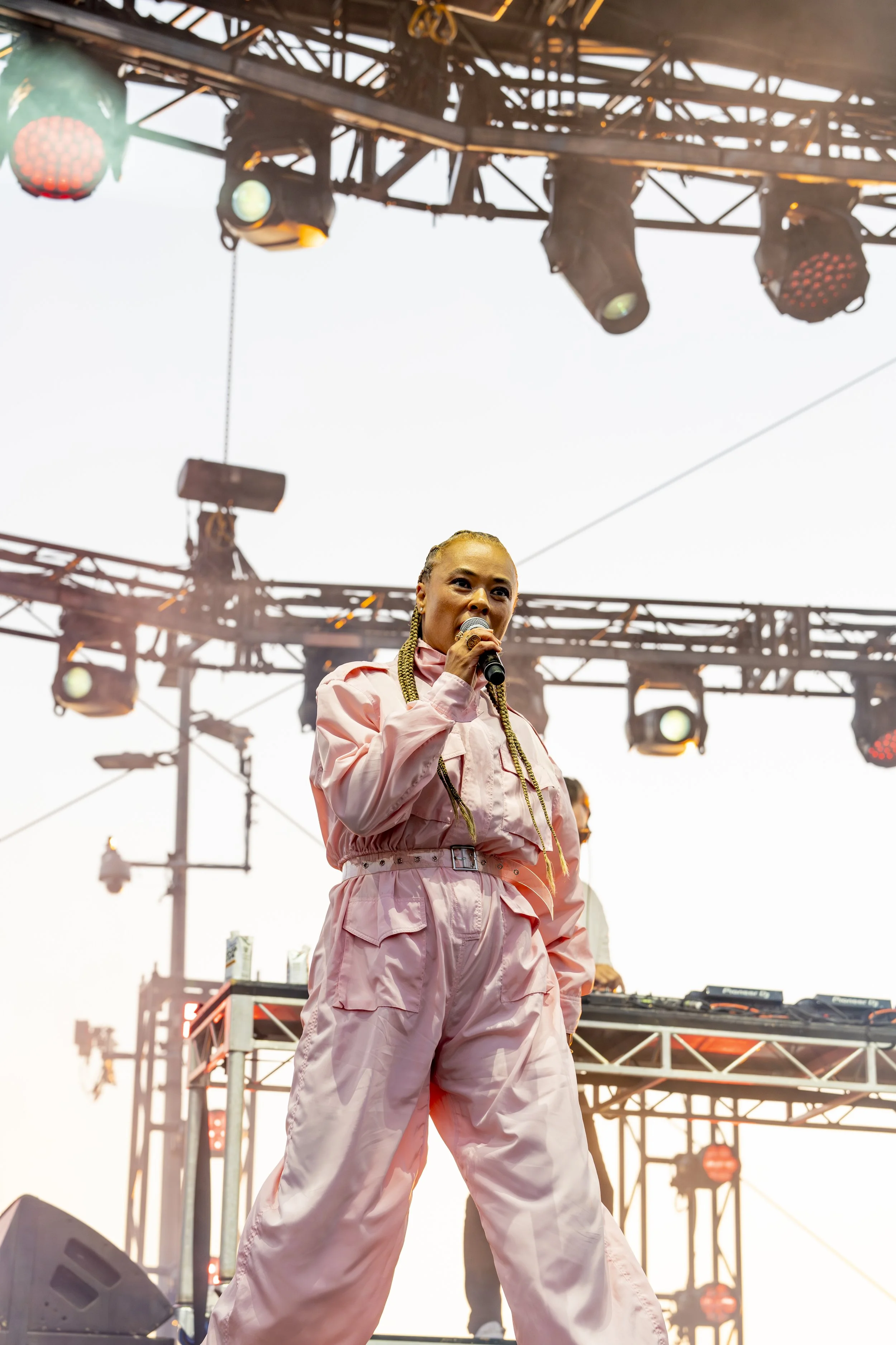 Sneaky Sound System-09.jpg