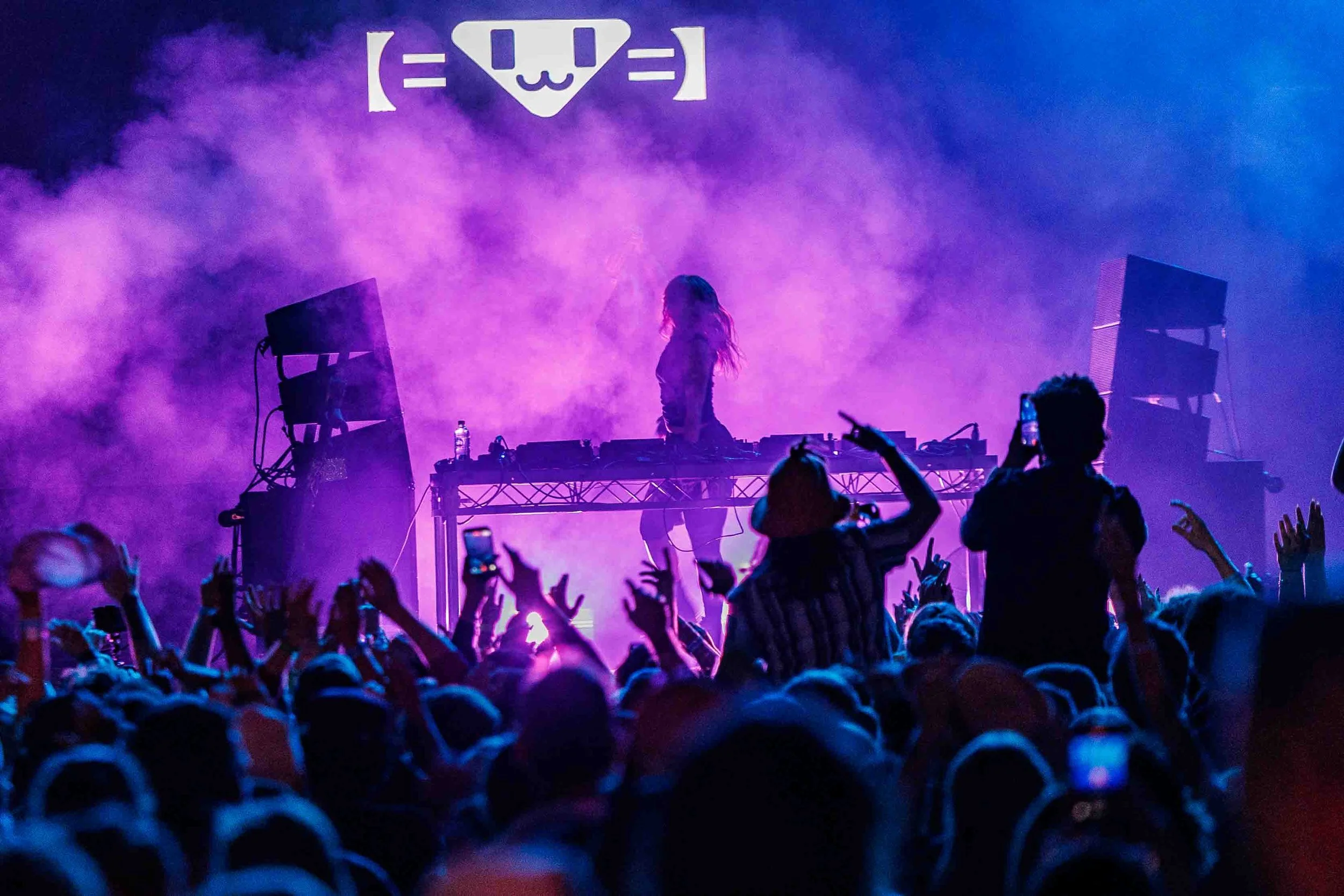 Ninajirachi_Groovinthemoo_090526_MFA_D-5.jpg