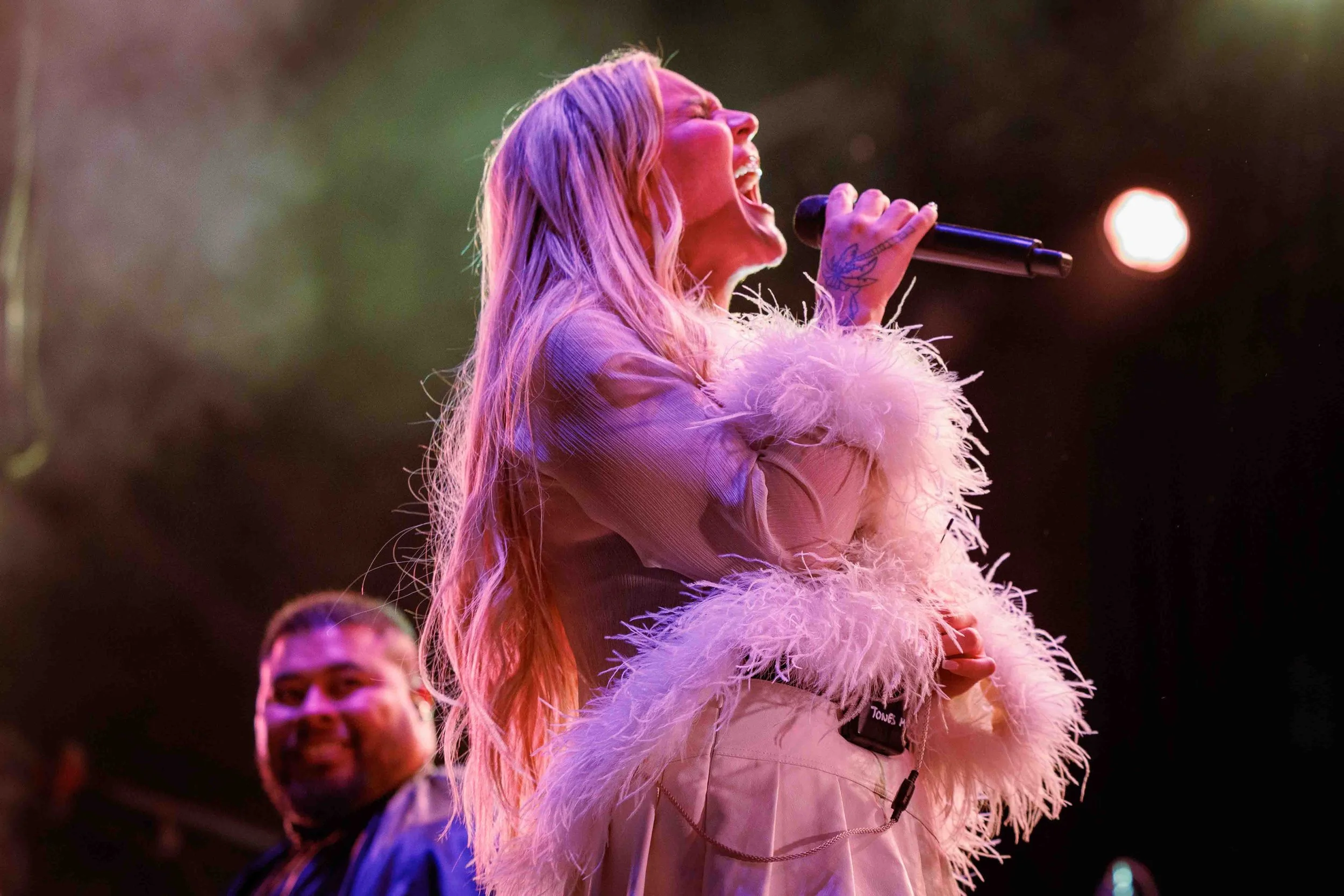 TonesandI_Groovinthemoo_090526_MFA_D-3.jpg