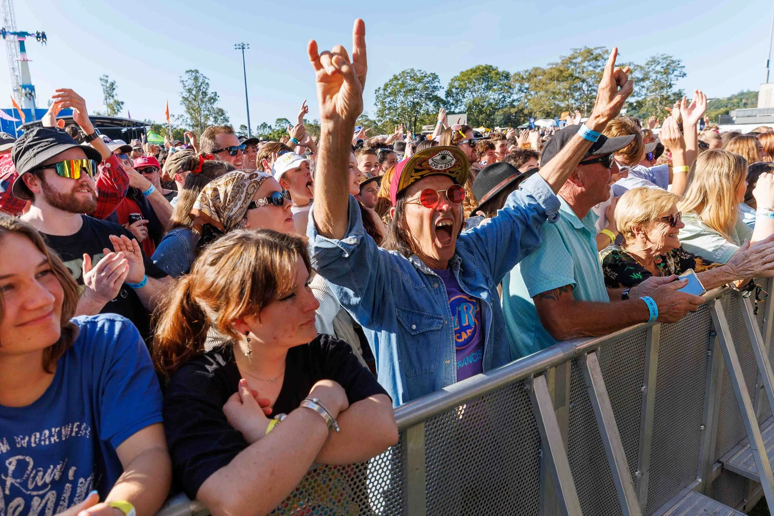 Crowd_Groovinthemoo_090526_MFA_D-10.jpg