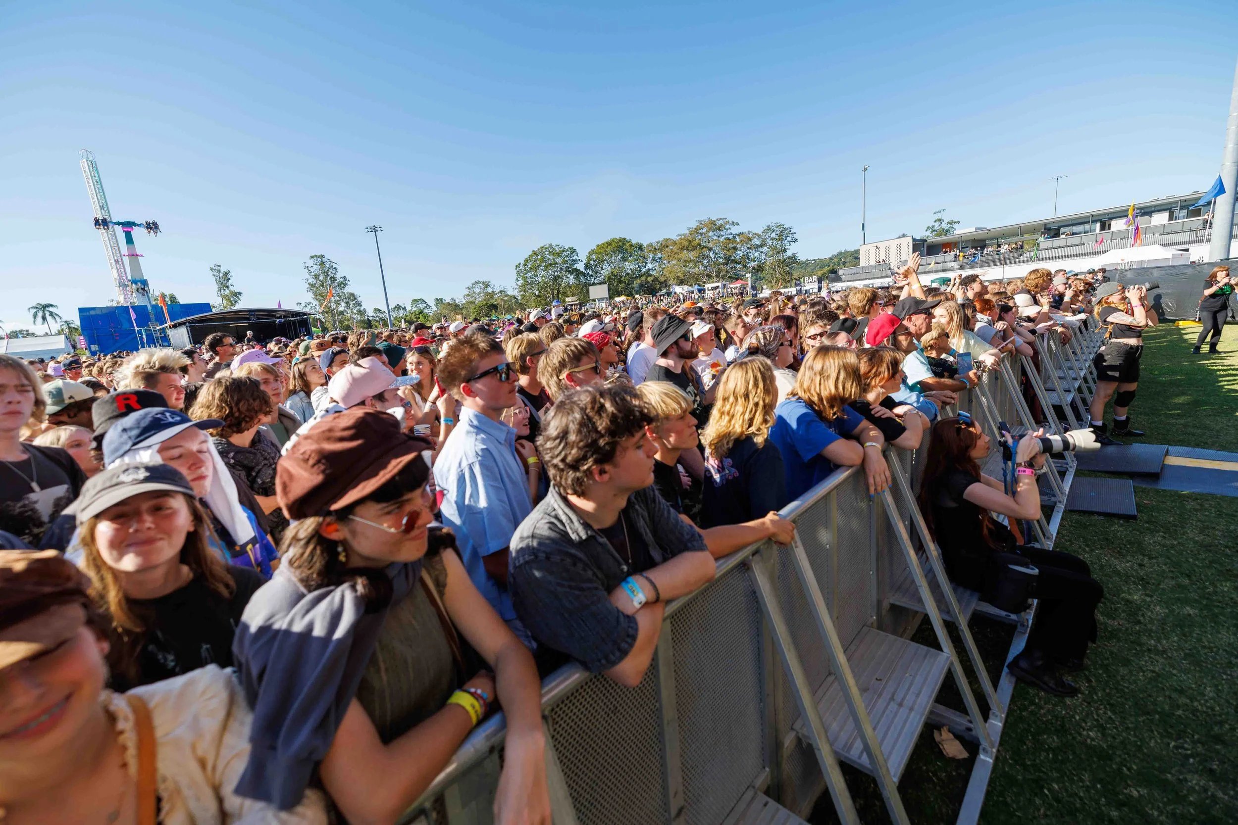 Crowd_Groovinthemoo_090526_MFA_D-13.jpg