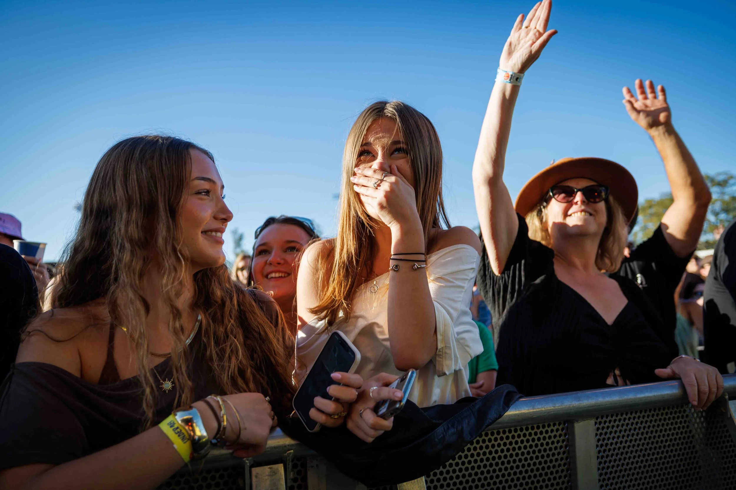 Crowd_Groovinthemoo_090526_MFA_D-3.jpg