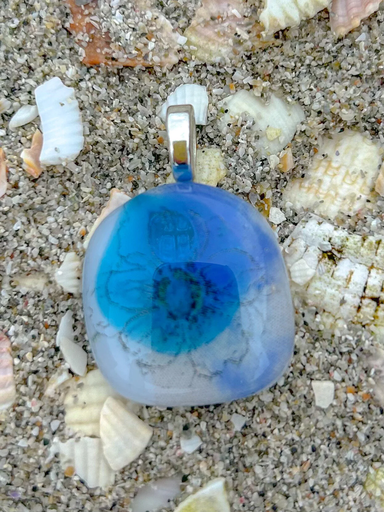 8D13FE70-9402-444F-8362-4F0A28B25C60