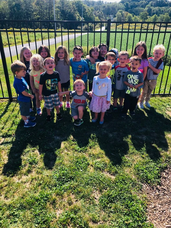 F•R•I•E•N•D•S•W•E•E•K💚