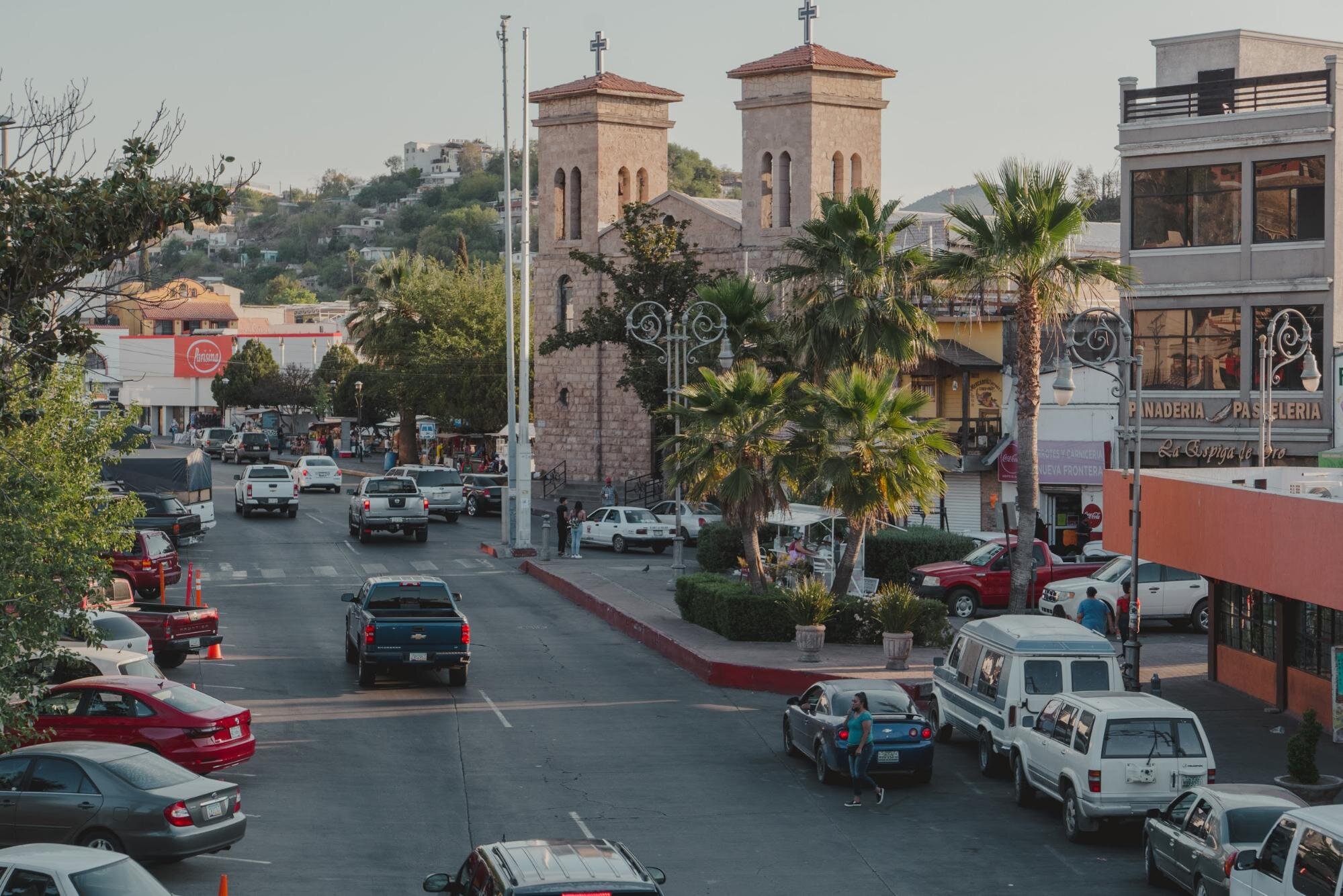   Nogales, Sonora is a social and economic hub. This is a panoramic view of one of the busiest avenues that connects the United States and Mexico, a few meters from the Dennis DeConcini port of entry. Photo by Martiza L. Félix  