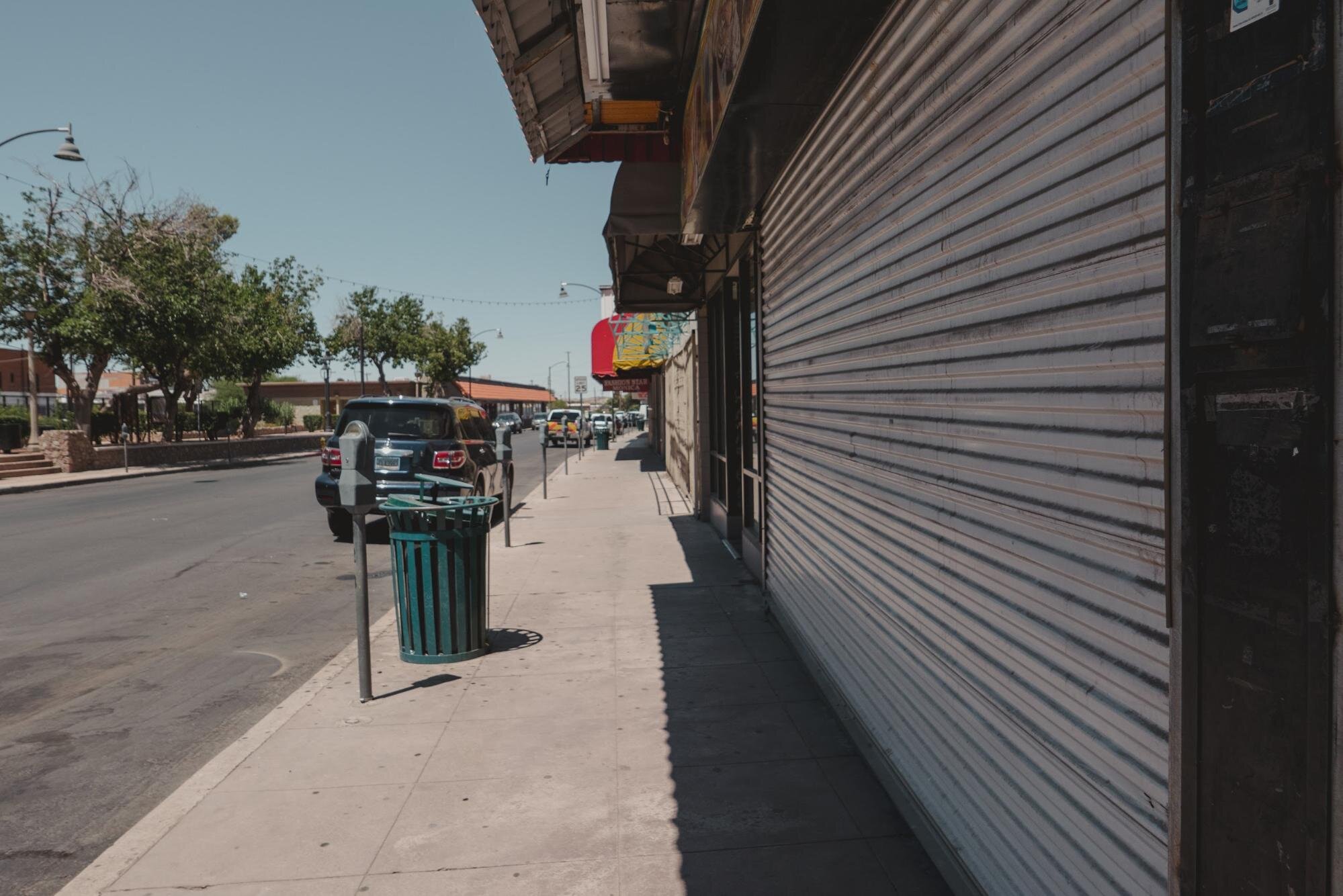   Morley Avenue on a Friday afternoon. The street was once full of tourists who crossed on foot to shop. Photo by Martiza L. Félix  