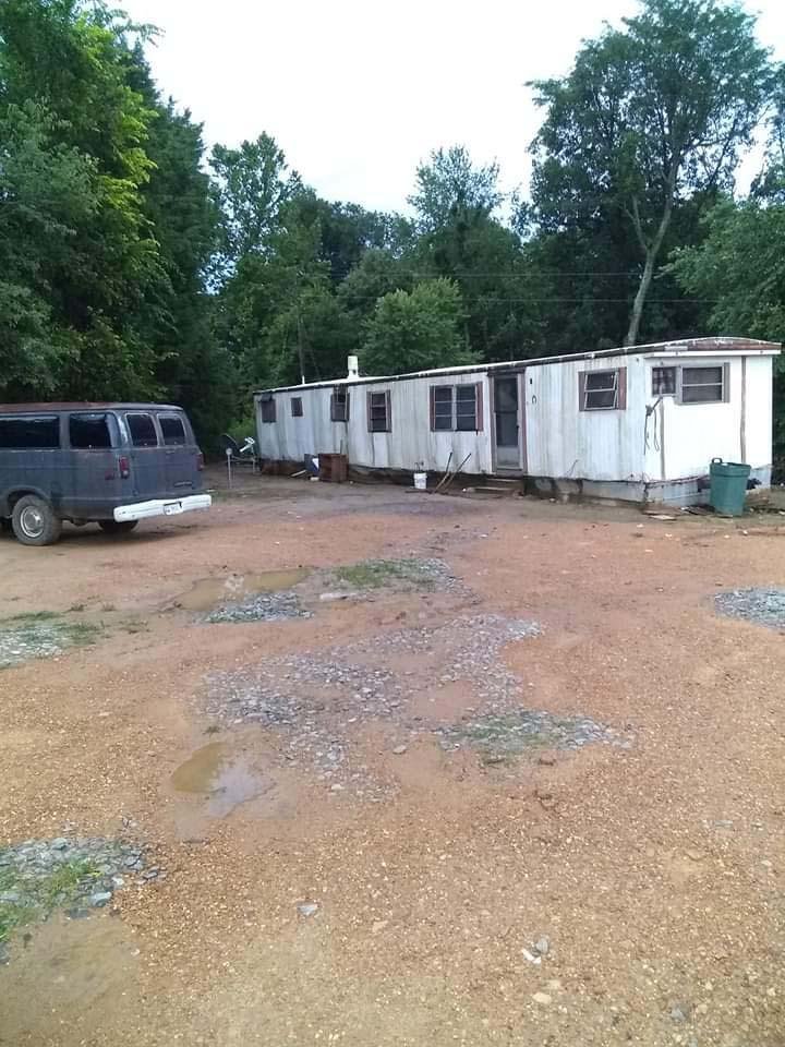   La imagen de 2019 muestra una vivienda que alojó a trabajadores agrícolas H-2A en Kentucky. Cortesía de Texas RioGrande Legal Aid  