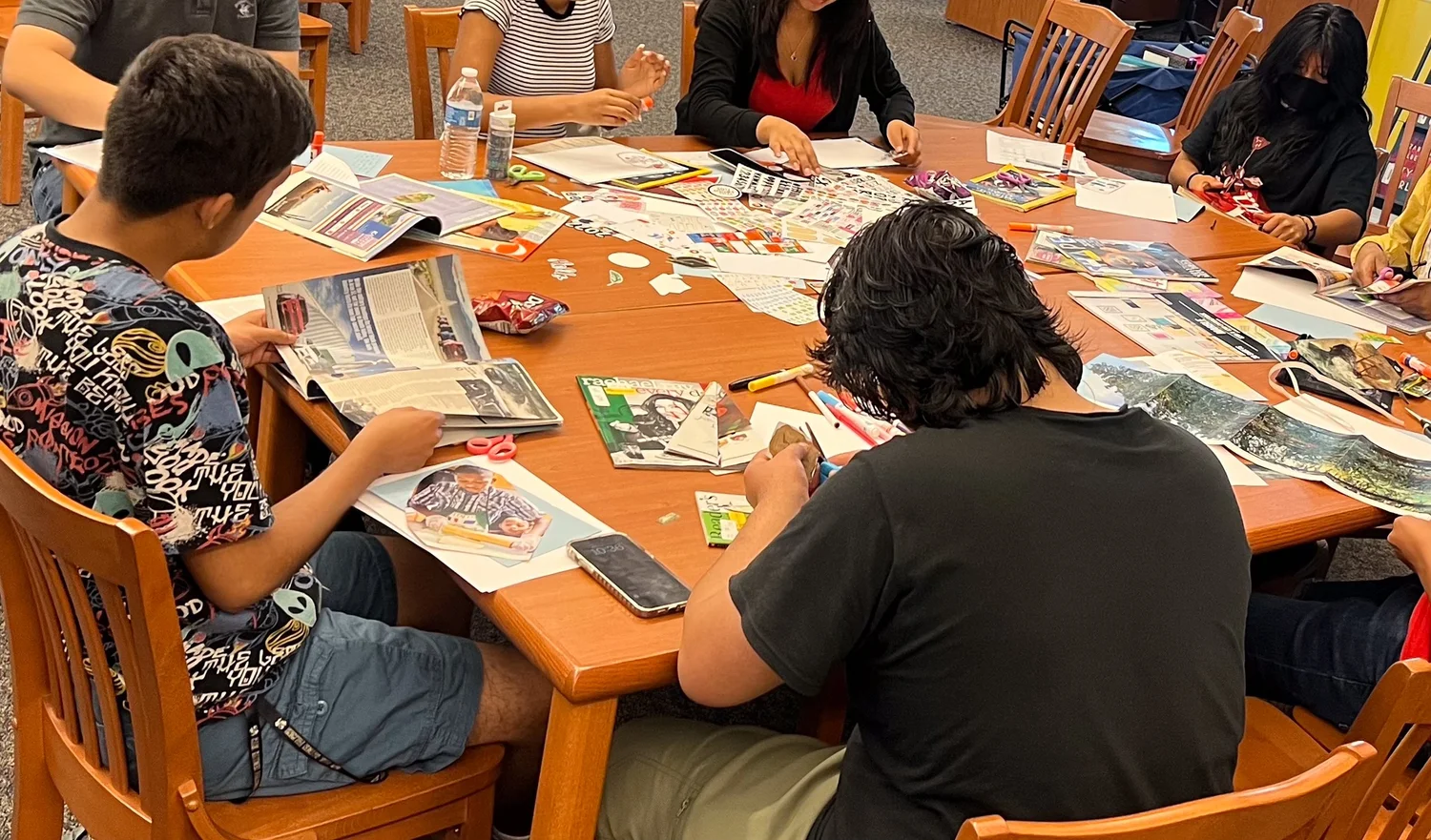 Children Drawing Deportation — palabra.