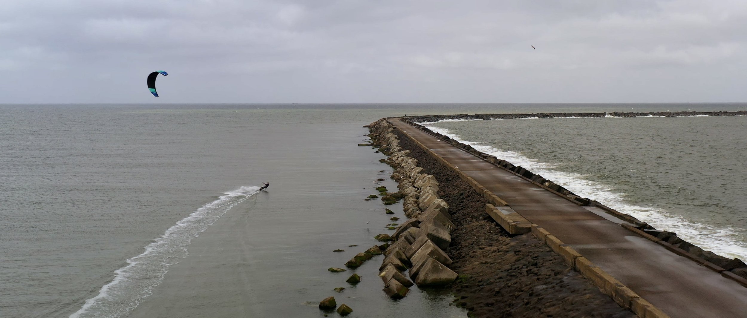 The Good, the Bad and the Ugly - Kiteboarding in Holland.00_10_14_03.Still043.jpg