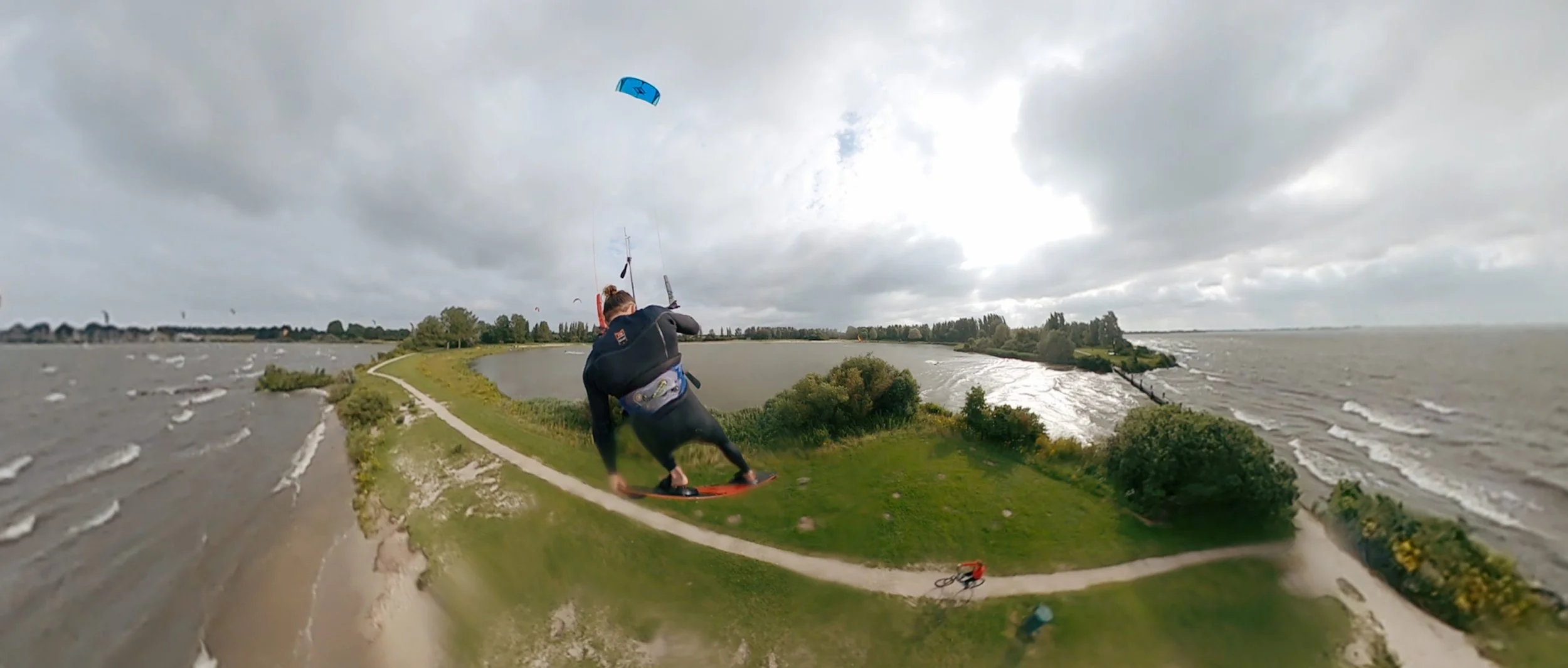 The Good, the Bad and the Ugly - Kiteboarding in Holland.00_16_09_16.Still074.jpg