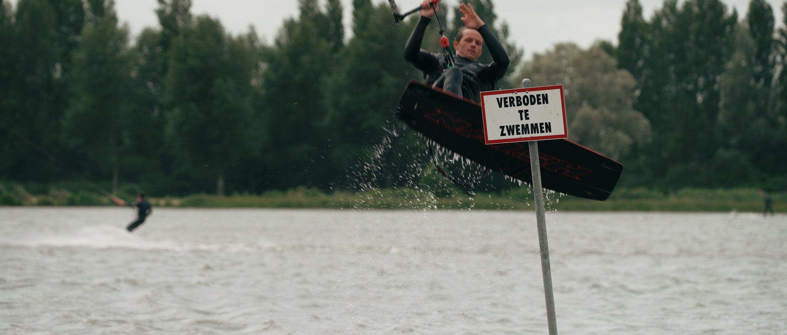 The Good, the Bad and the Ugly - Kiteboarding in Holland.00_17_06_10.Still080.jpg