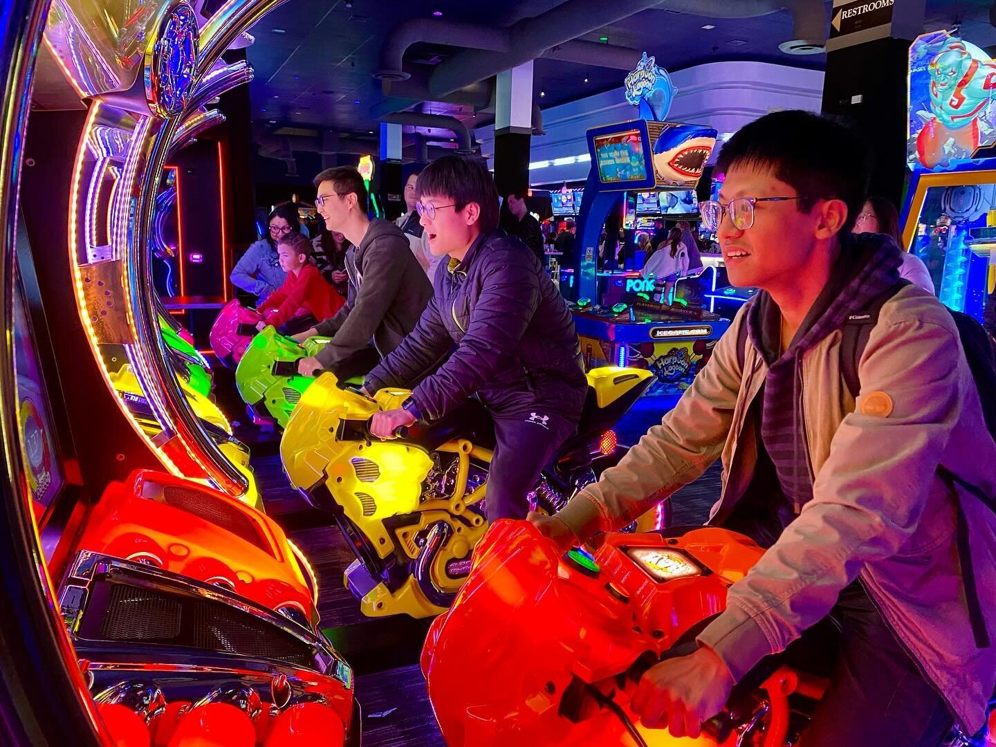 We celebrated the end of Winter quarter 🙌 with a delicious end of finals meal and learned about the role Pilate played in Jesus&rsquo; crucifixion. We then went to Dave and Buster&rsquo;s where we challenged each other in some arcade games 🕹️💡