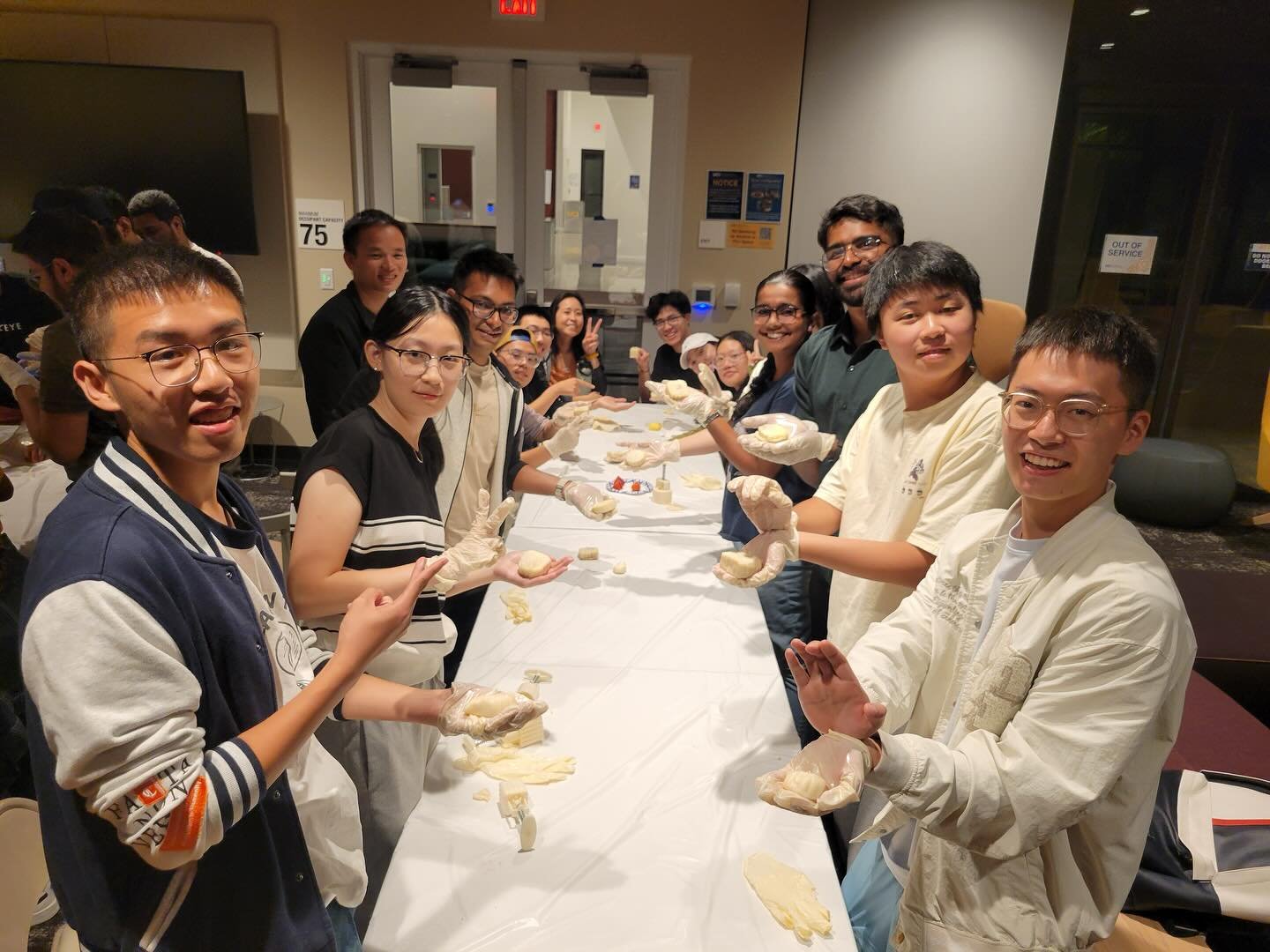 Happy Mid-Autumn festival! Here are some pics from our mooncake making time where we made beautiful and delicious mooncakes 😋