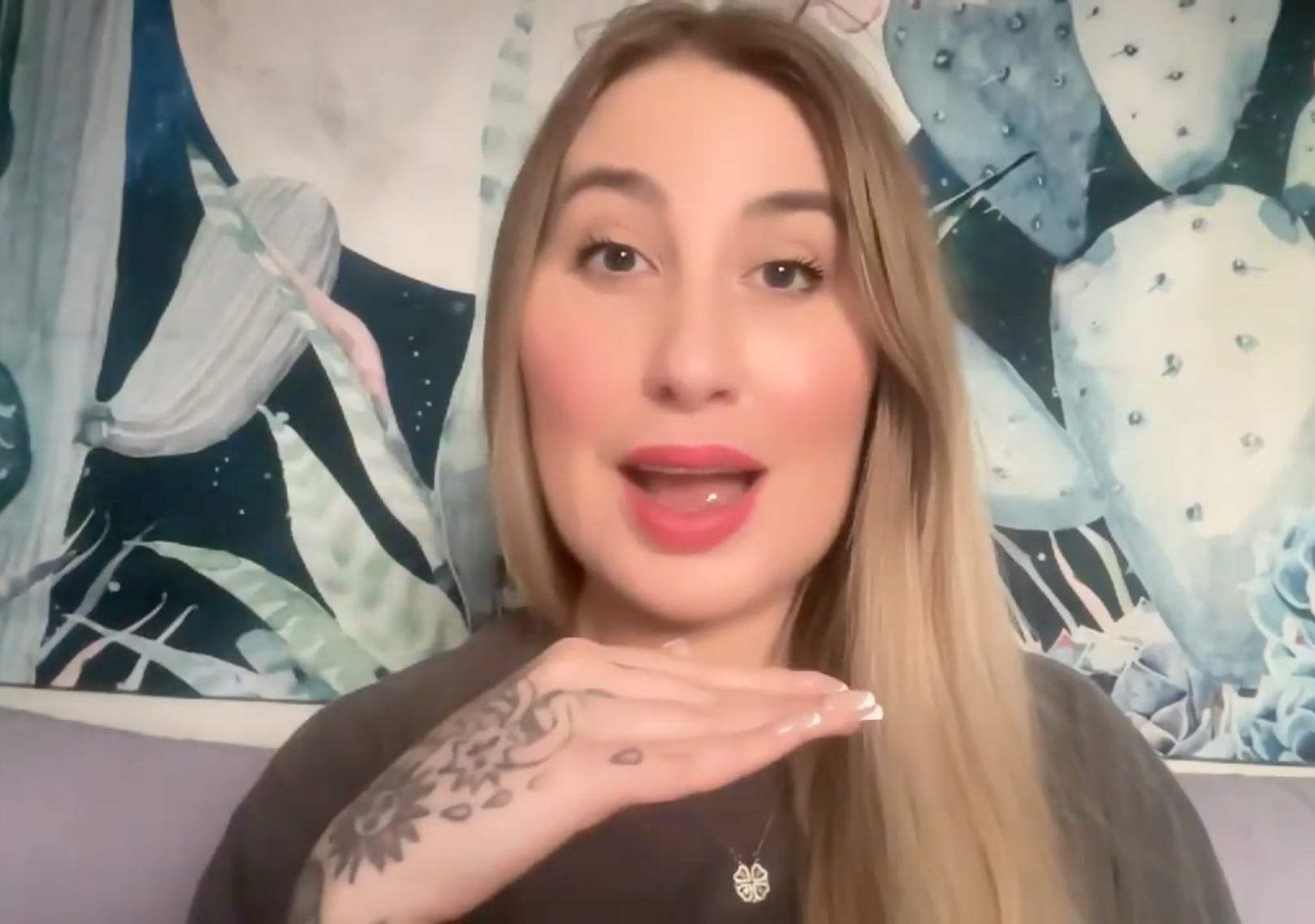 How Do I Prepare To Receive A Tarot Reading? | Tarot 101 with Sabrina Scott 