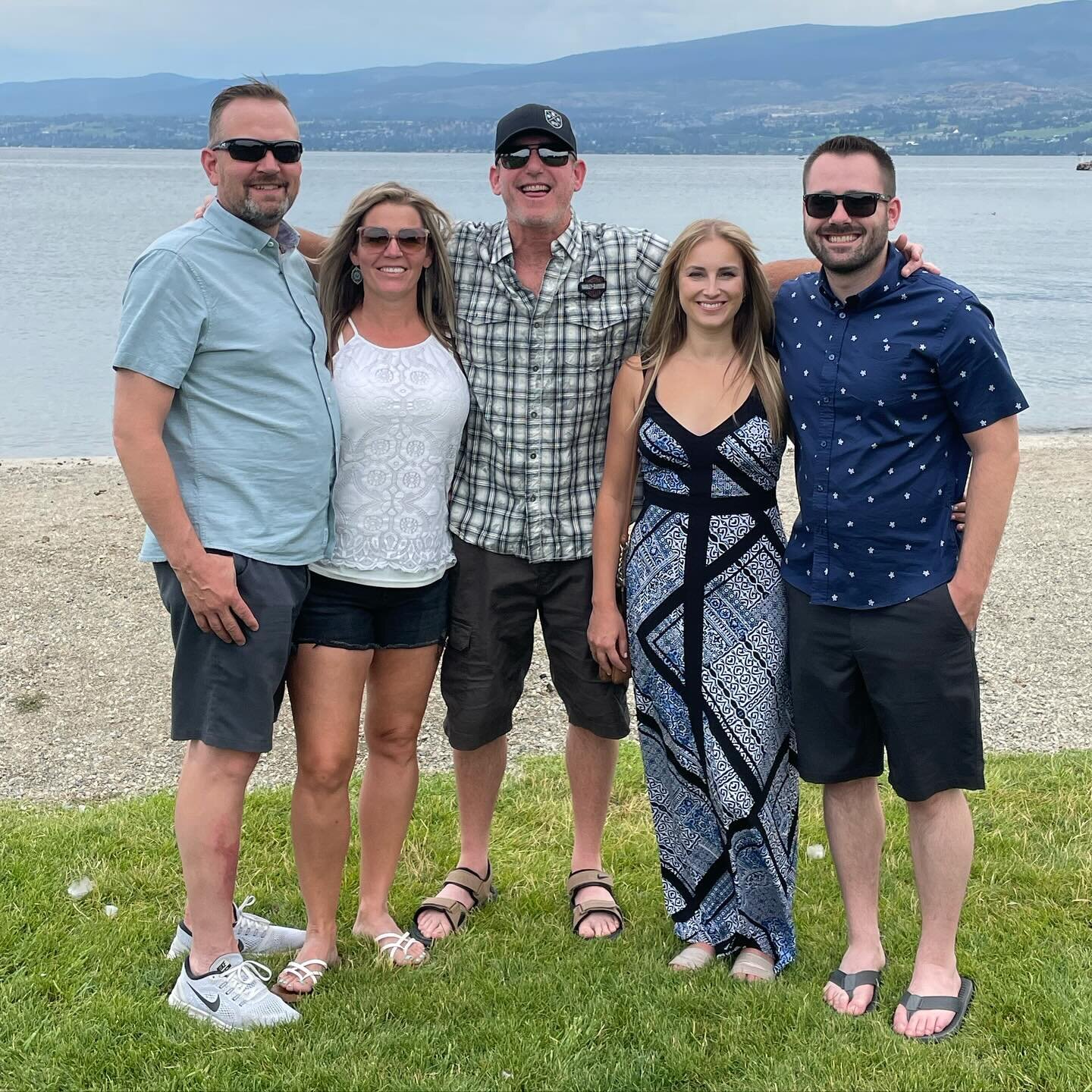 Yet another wonderful wine tour with this wonderful group of five. Fun times by the beach!  @frindwinery