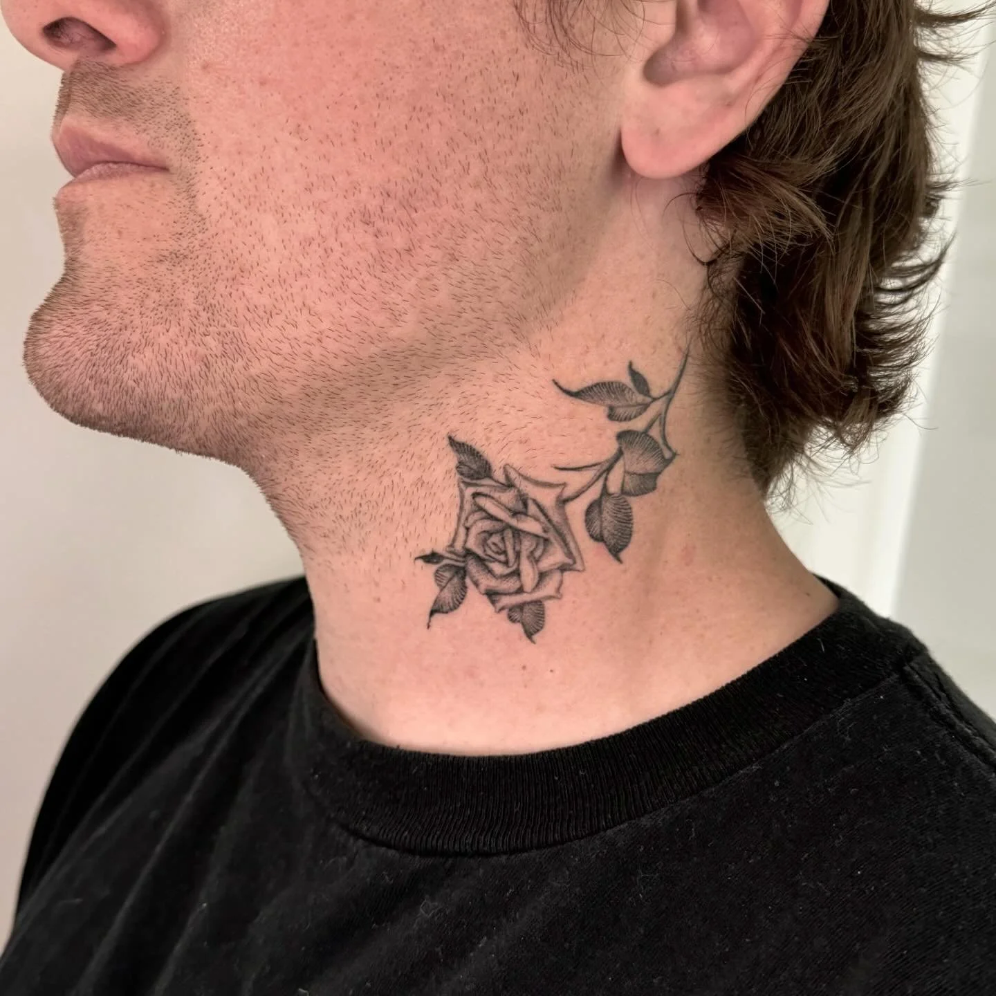 HEALED April 2024. Another rose on another tattooer! Thank you so much @keeganbergen for the trust! 🙏🏼

▪️Made at @spottedpanthertattoo▪️
▪️Made with @sombragrays ▪️
______________________________________

▪️REQUEST LIST OPENING JULY 28 2024!▪️
▪️R