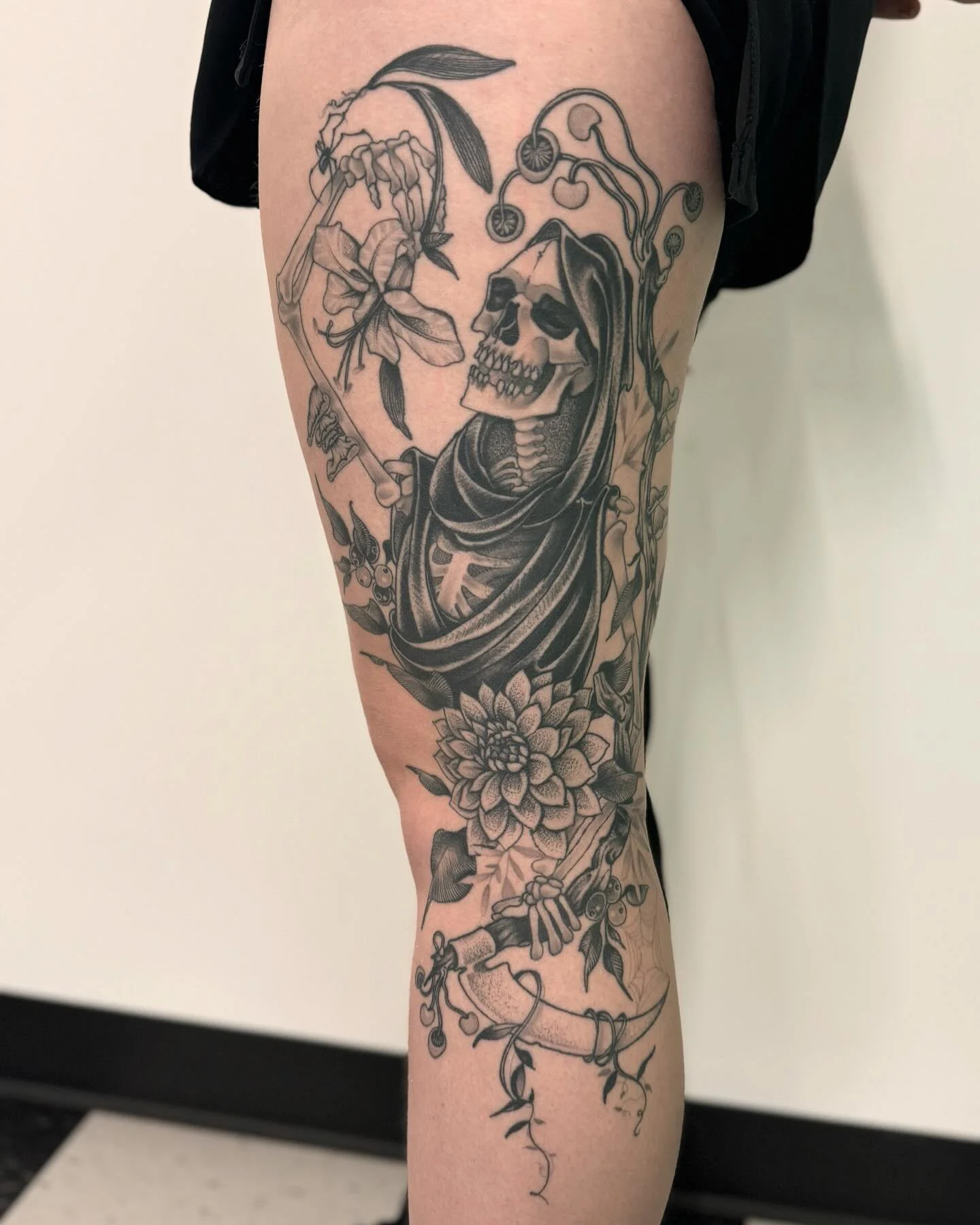 HEALED MARCH 2024. I think my FAVORITE thing to make right now is definitely nature reapers. I love having a large space like this to add all the fun details of the mushrooms on the bones. I would love to make more of these in different ways! 

▪️Mad