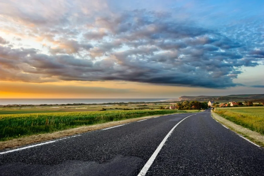 road_shutterstock_77786083-e1476169177804.jpg