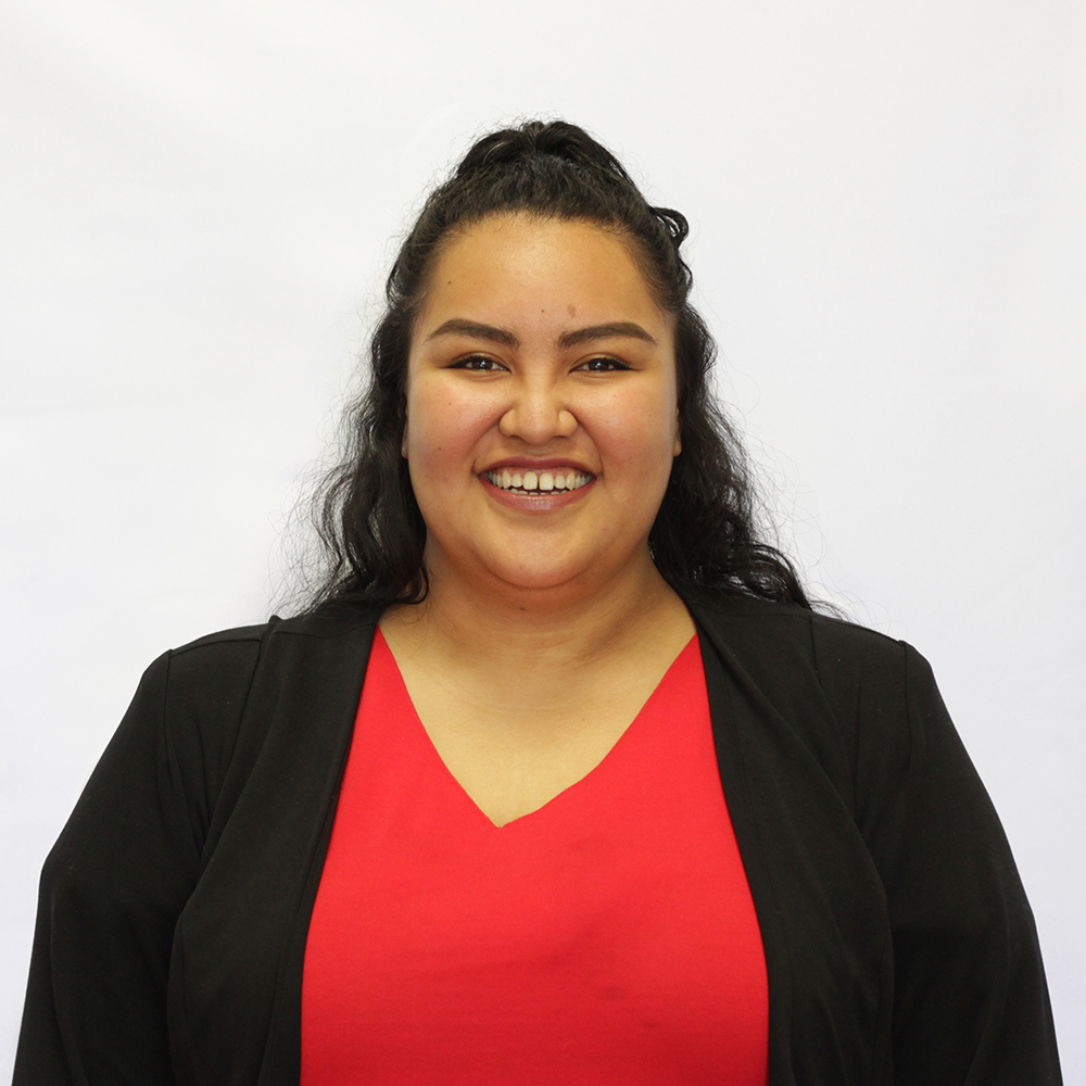 LAURA TOAILOA - FRONT DESK