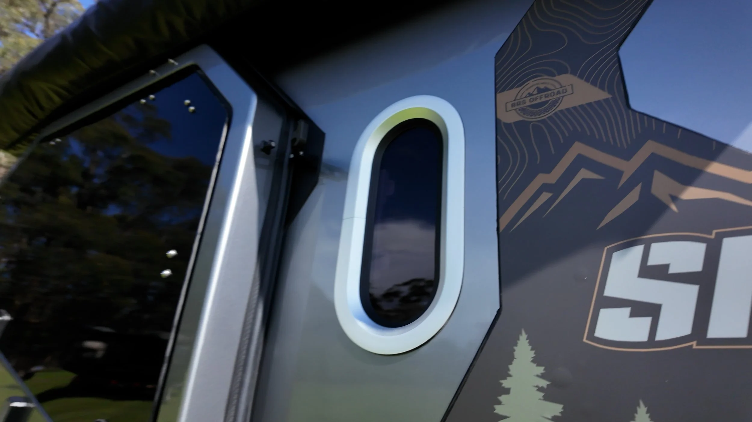 2x Aluminium Operable Port Windows