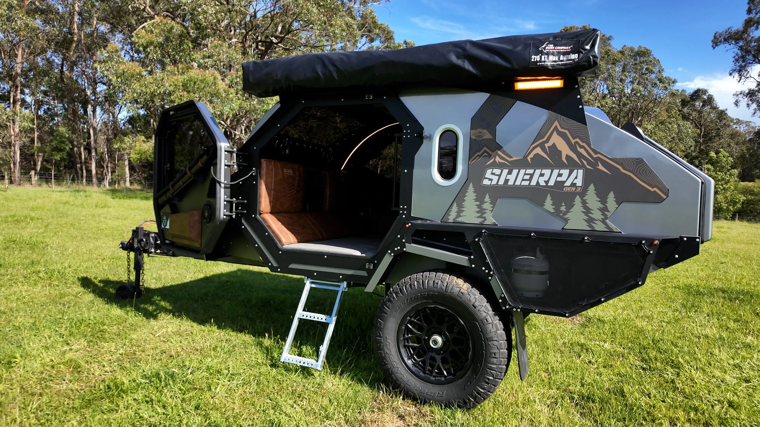 180Deg Opening Doors And Stay Locks