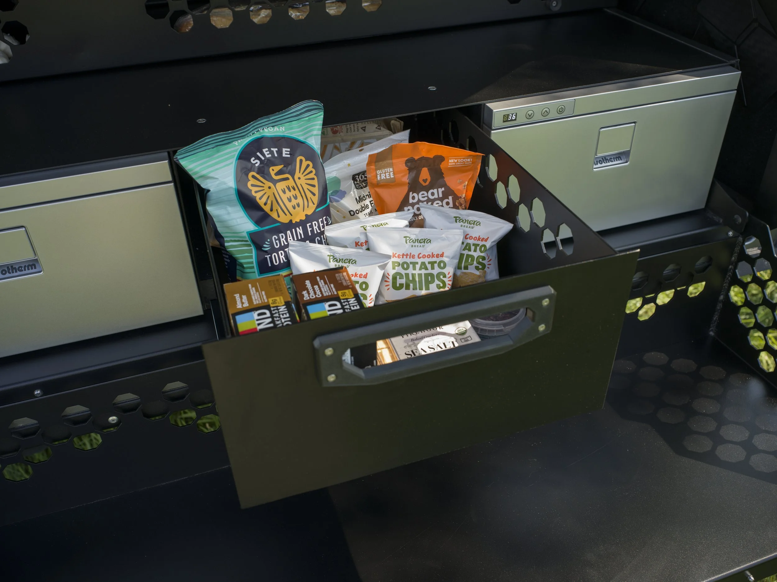 Large Rollout Pantry Drawer