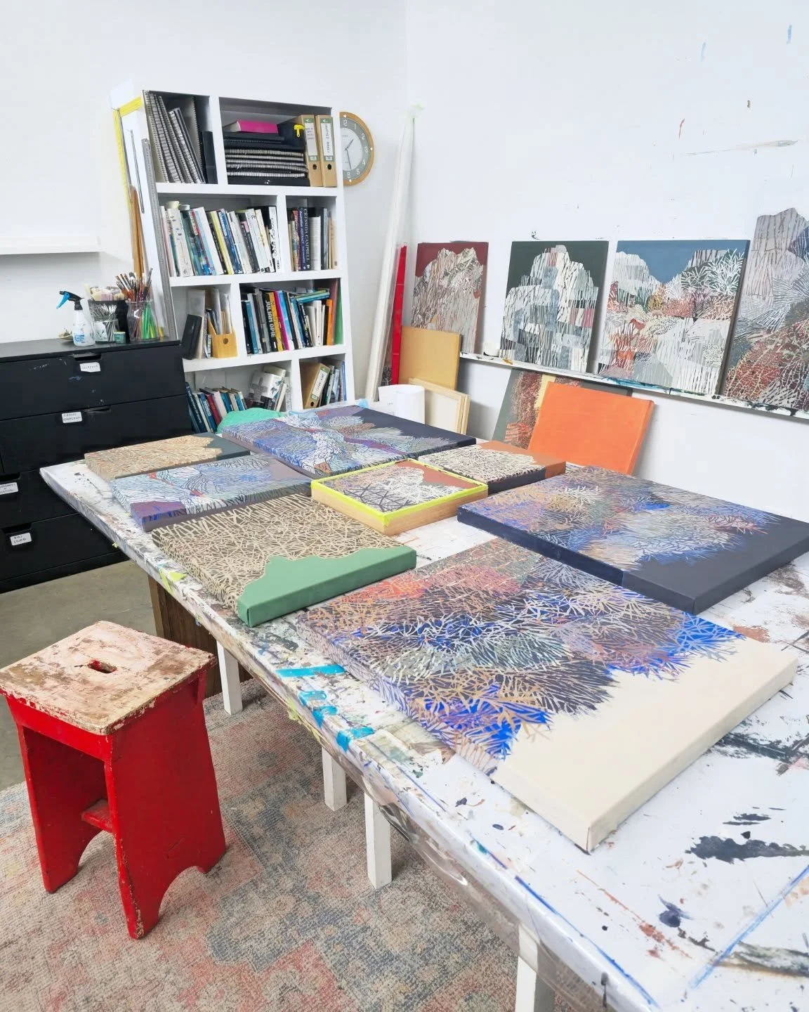Studio scenes, after varnish spraying.

#artstudio #paintingstudio
