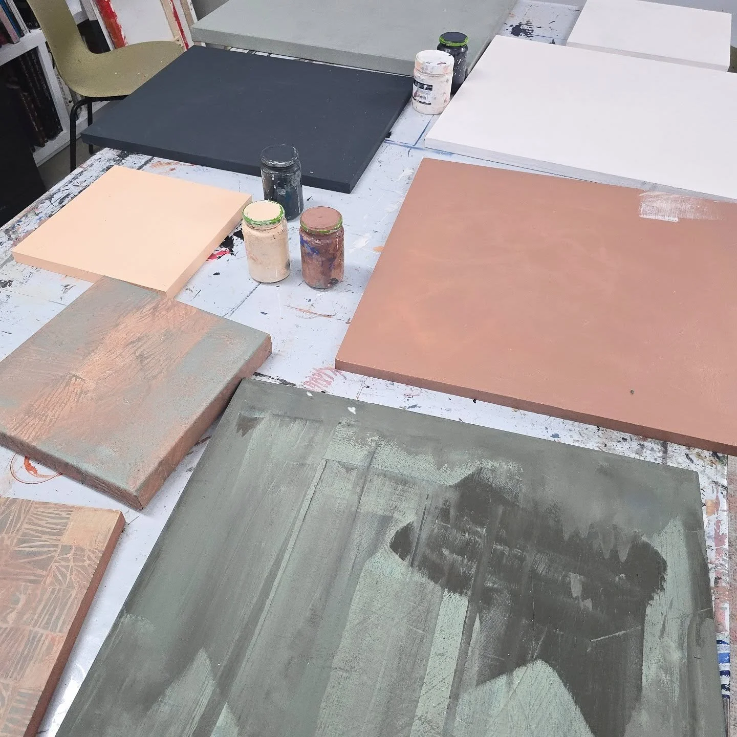 Surface prepping, first colour layers 

#paintingprocess #paintingsurface #acrylicpainting