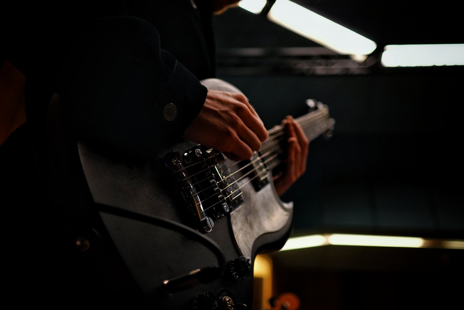 Dan gtr hands s1.jpeg