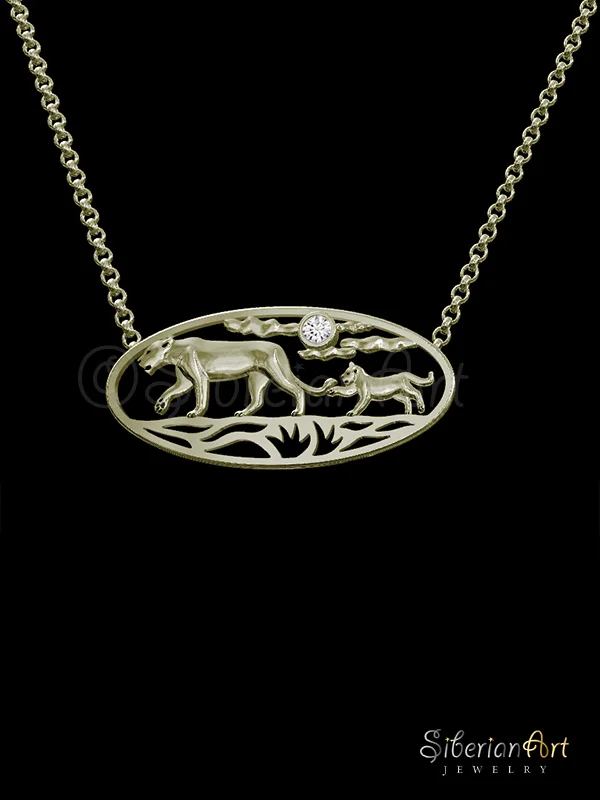 For this design that I call “African sunset”, I have used my imagination and did not base it on any particular picture I took. The principles that guide my photography and designing are all here: simplicity, story telling, sense of place… and the beauty in jewelry design is that there is no limits to what I can create even if I did not capture the photo I was dreaming about while being in the field.