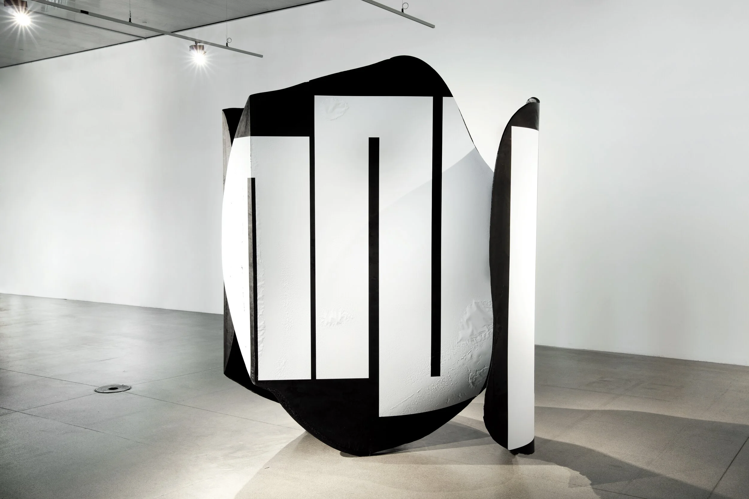  Nikola Ukic Eclipse 2013 polyurethane, pigment, UV print ink 250 x 195 x 262 cm 