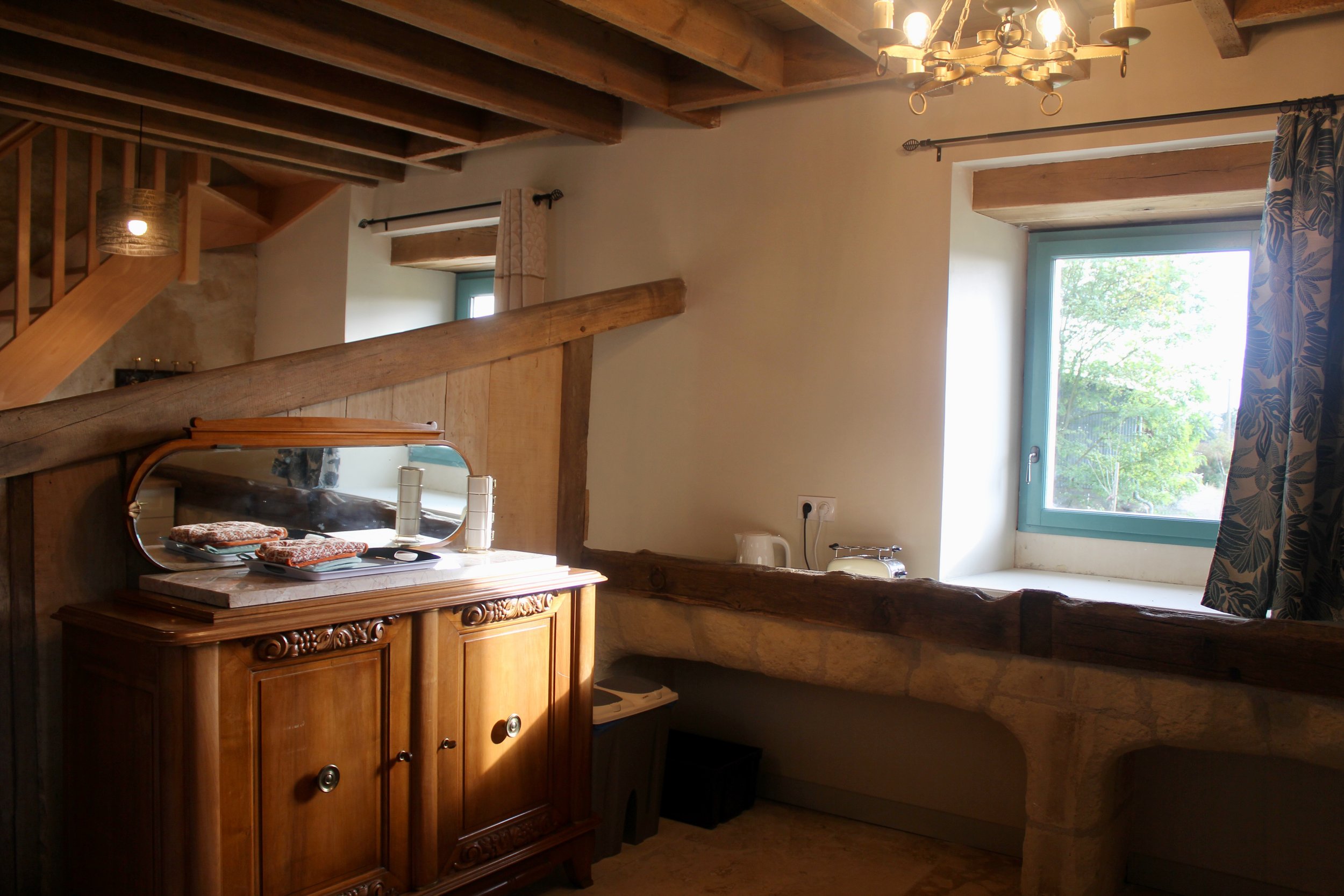 Kitchen 2.jpeg