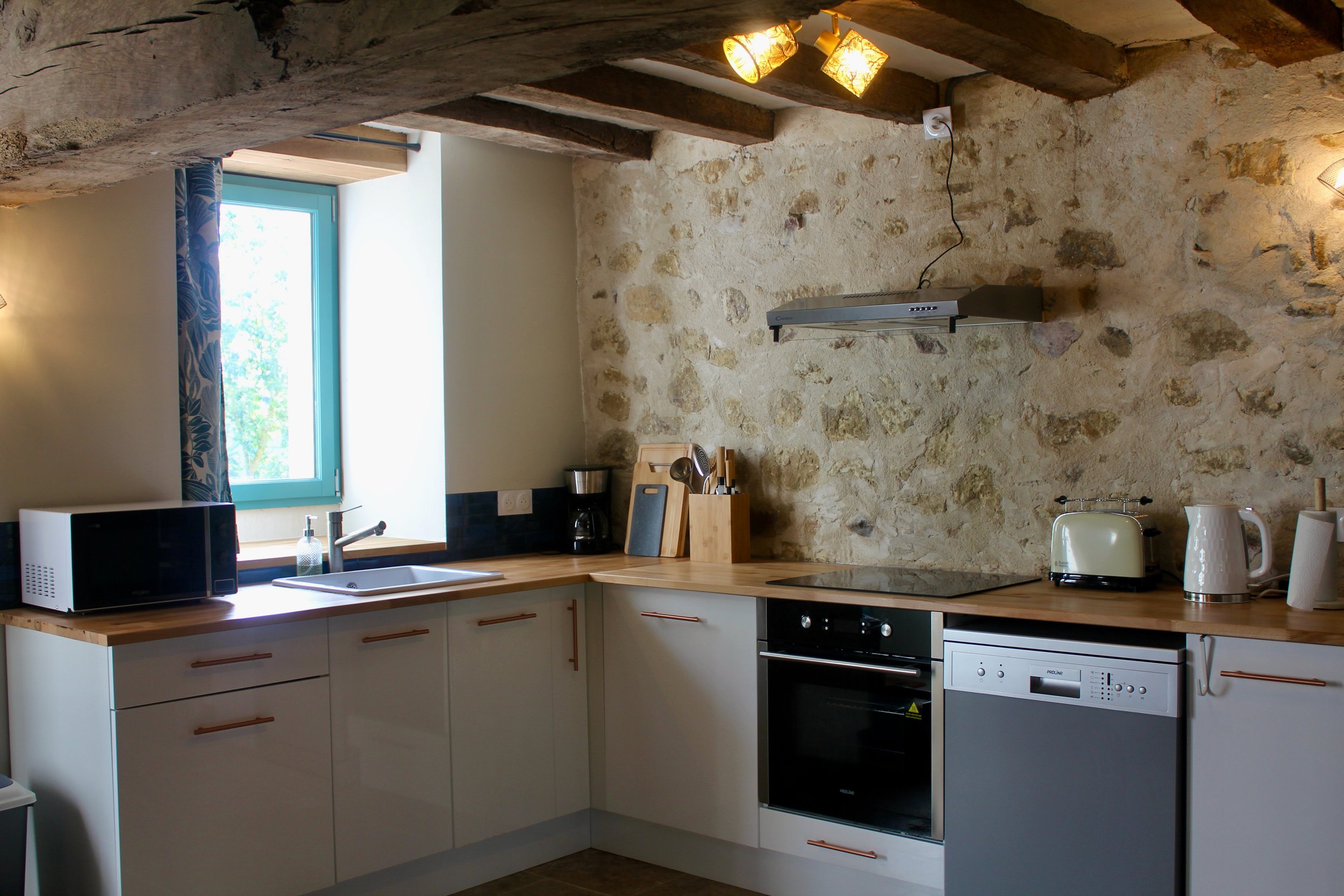 Kitchen 1.jpeg