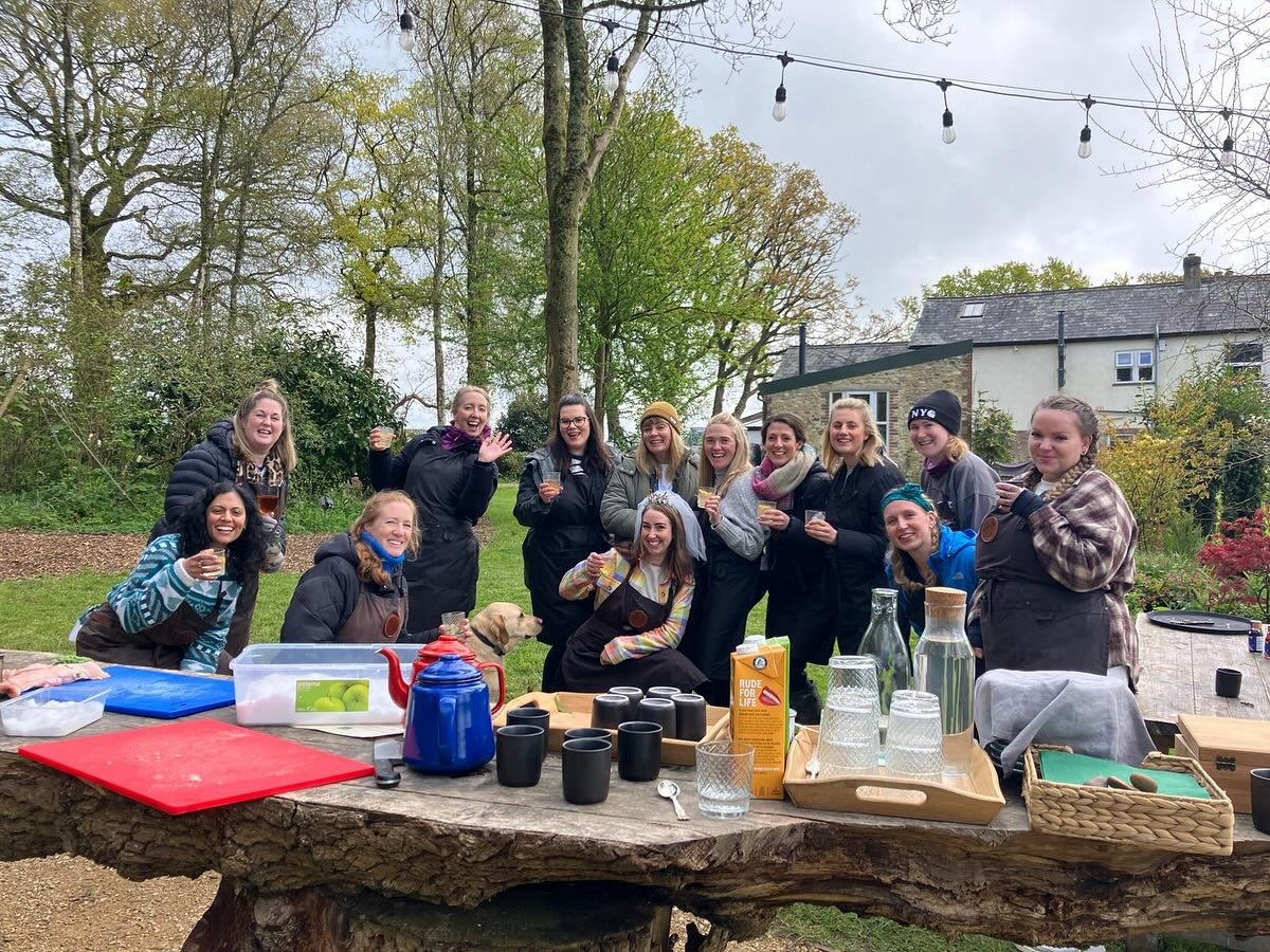 What a day for our first ever all-female hen weekend Fire School 🔥 

What better than spending a day in East Devon woodland with your best mates, cocktail in hand, surrounded by dogs and chickens, chopping wood, lighting fires, filleting fish, and g