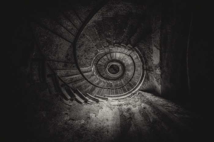 4500914-photography-monochrome-staircase-stairs-dark-spiral-worm039s-eye-view.jpg