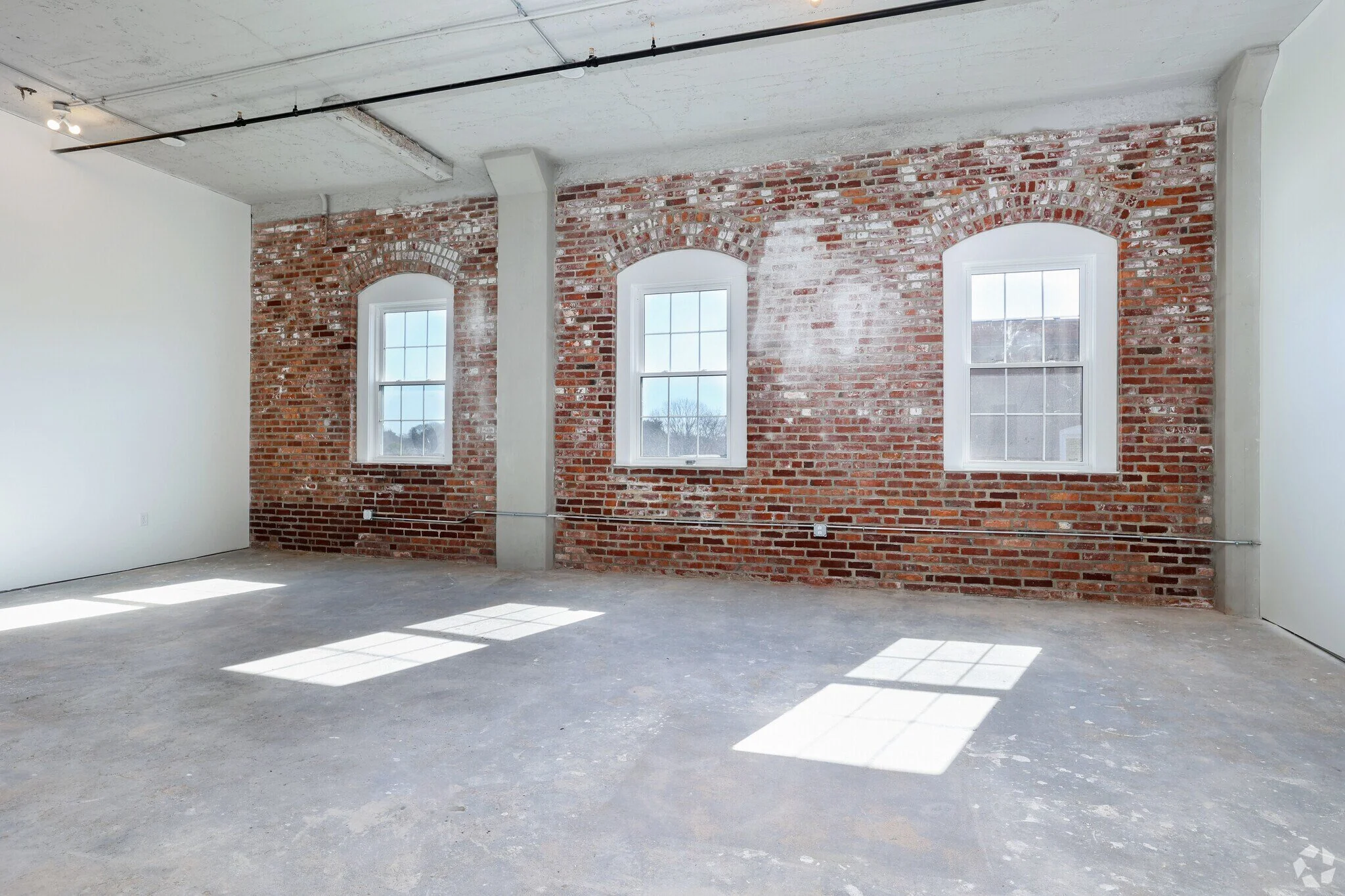 58-Pulaski-St-Peabody-MA-Interior-Photo-13-LargeHighDefinition.jpg