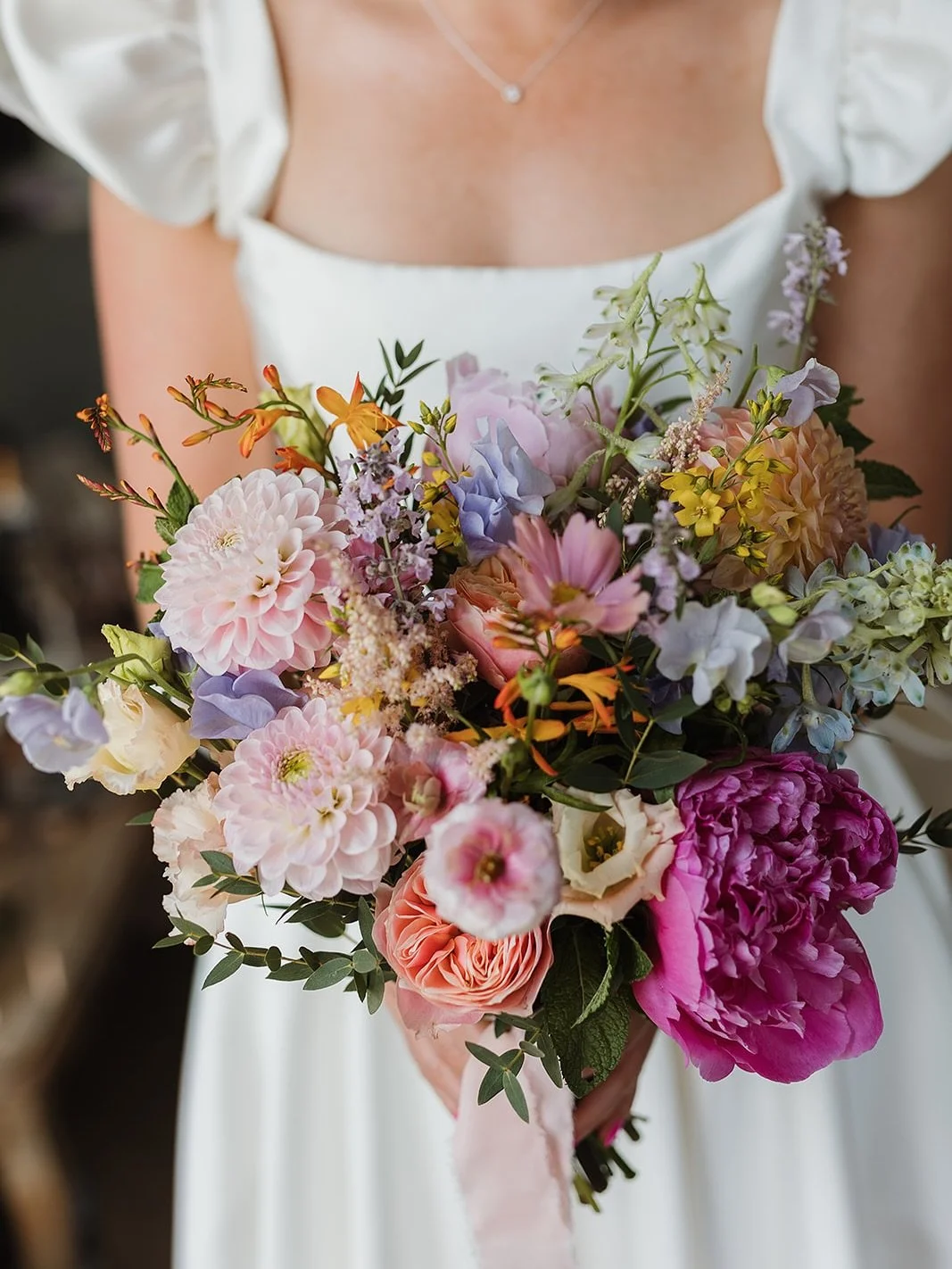Oh Jess, the woman you are 💕 

A bouquet full of the best of the early summer blooms, in colours that match the joy and colour of the day 
Swipe for the smiles 🥰

👰🏼&zwj;♀️🤵🏻&zwj;♂️ - @jess.harrison25 
📸 - @jesslathanphotography 
💐 - @lilyand