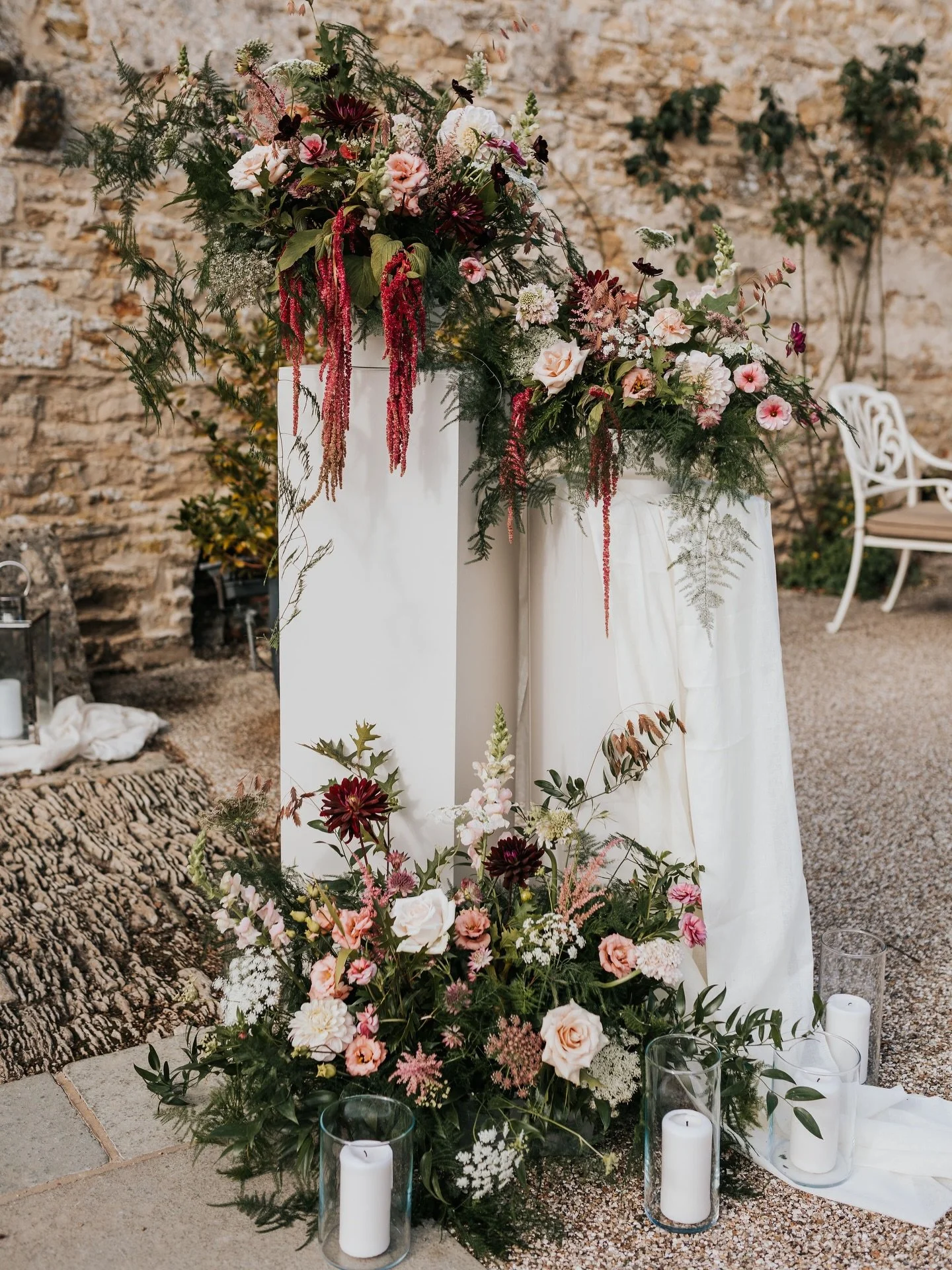A ceremony set up to be remembered for Suzie &amp; Harry 💕 
And whats better? 
Alllll of these arrangements were repurposed for their ceremony (which I know I&rsquo;ll share soon)! 🥂

2026 almost completely booked, and 2027 is booking up nicely - d