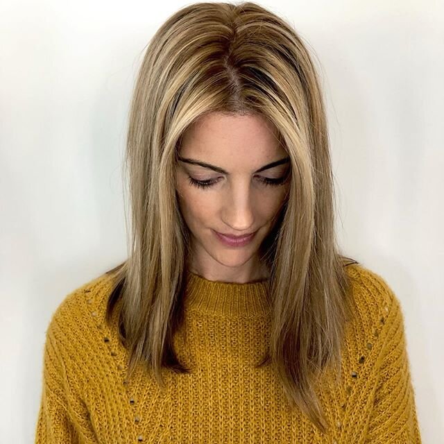 Lovely lived in color 😌 Changing the tone of your blonde or adding a slight root melt can make all the difference when you&rsquo;re craving a little change 🌼 .
.
.
.
.
.
.
.
.
.
.
.
#merakisalon #meraki #charlottenc #thevillas #myerspark #hairstyle