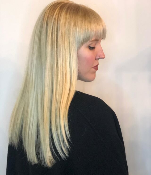 Meet Rachael 🙋🏼&zwj;♀️ Rachael is one of our senior stylists here at Meraki and is known for her precise men&rsquo;s cuts and voluminous long lasting blowouts! As you can see she also has gorgeous hair 😉 Call 704-733-9192 to book with Rachael ☎️ ?